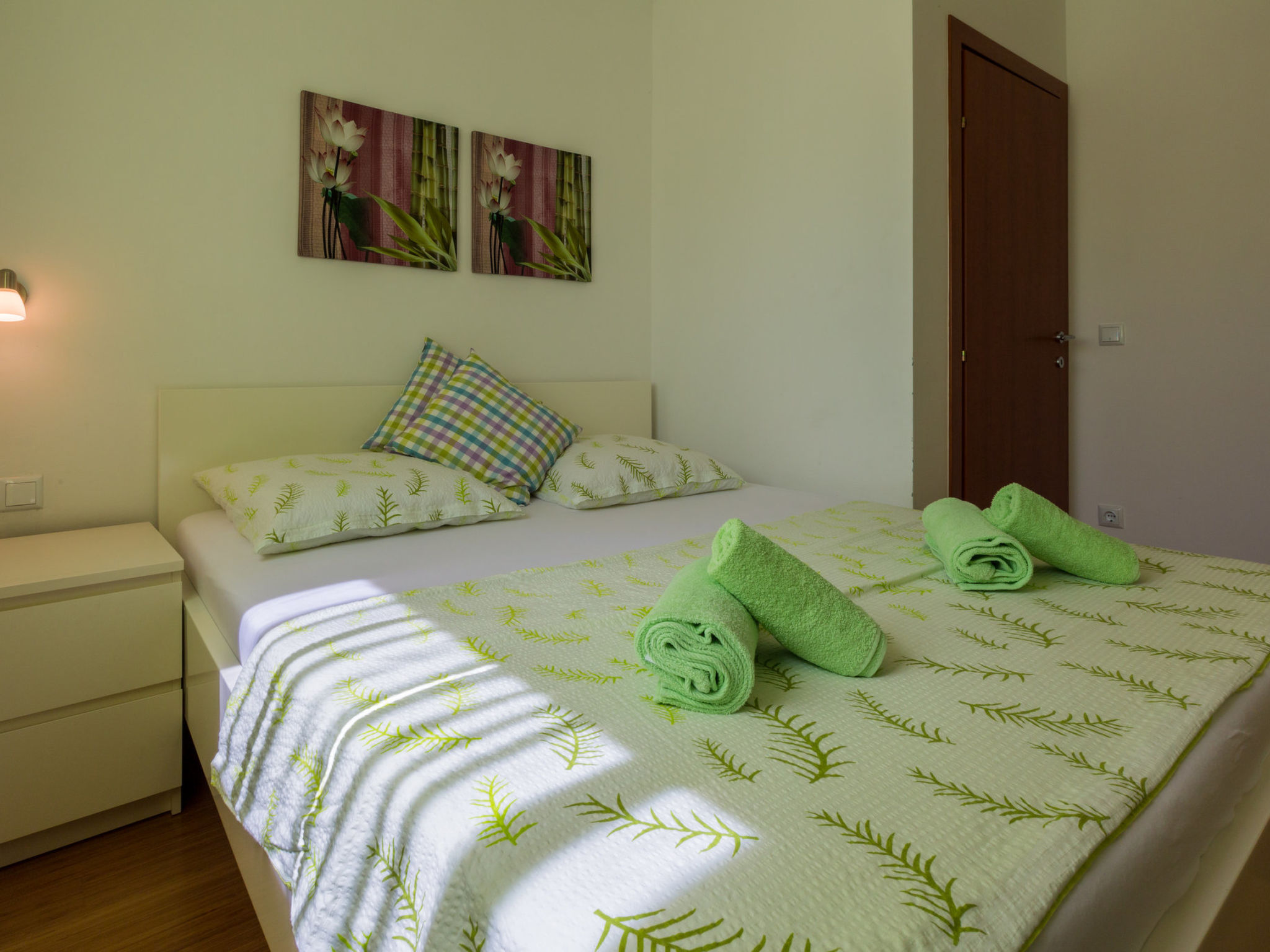 Photo of IVA-BONO 1 / HR-09873-01