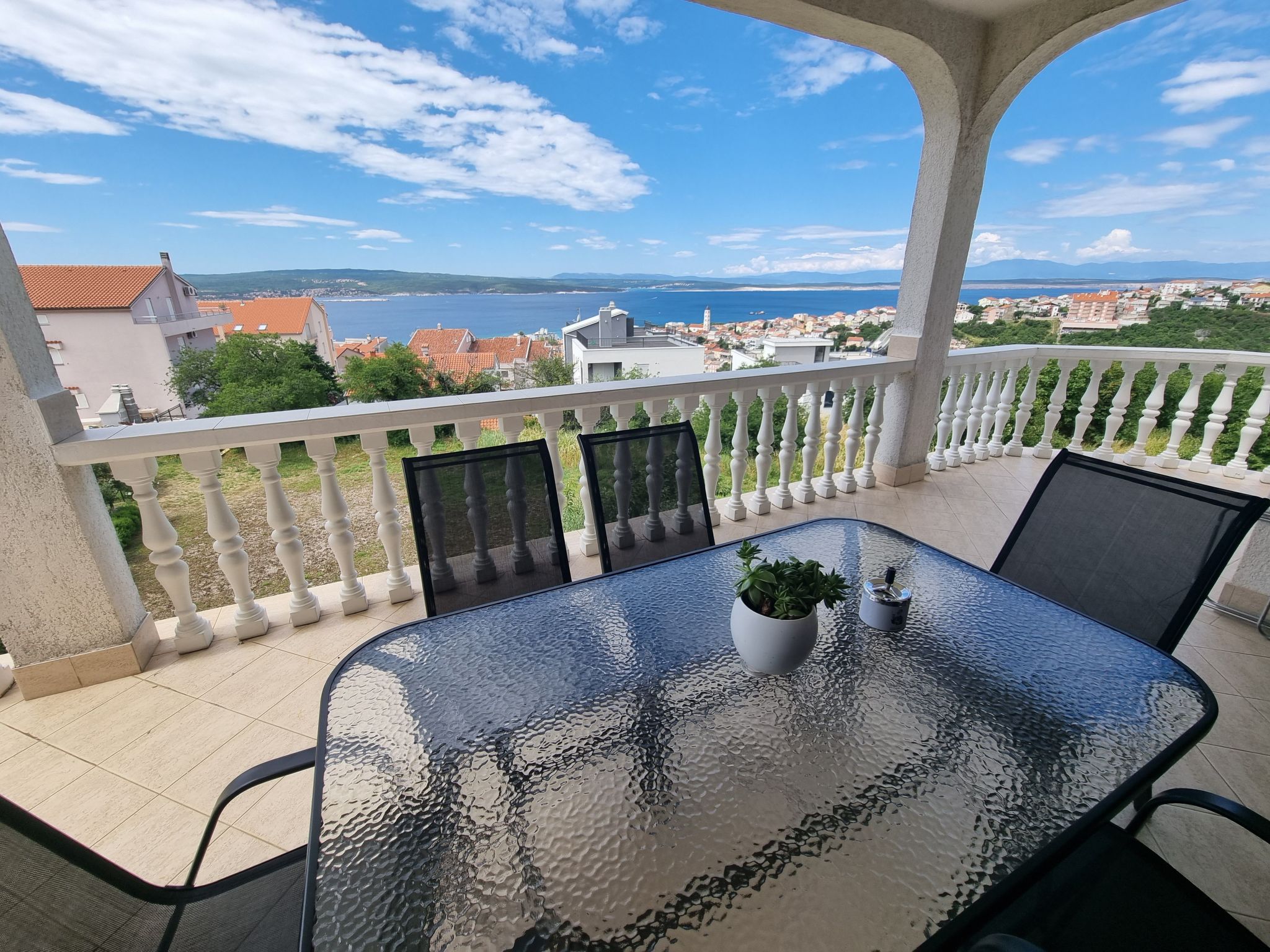 Wohnung mit Terrasse und Meerblick-Dedans