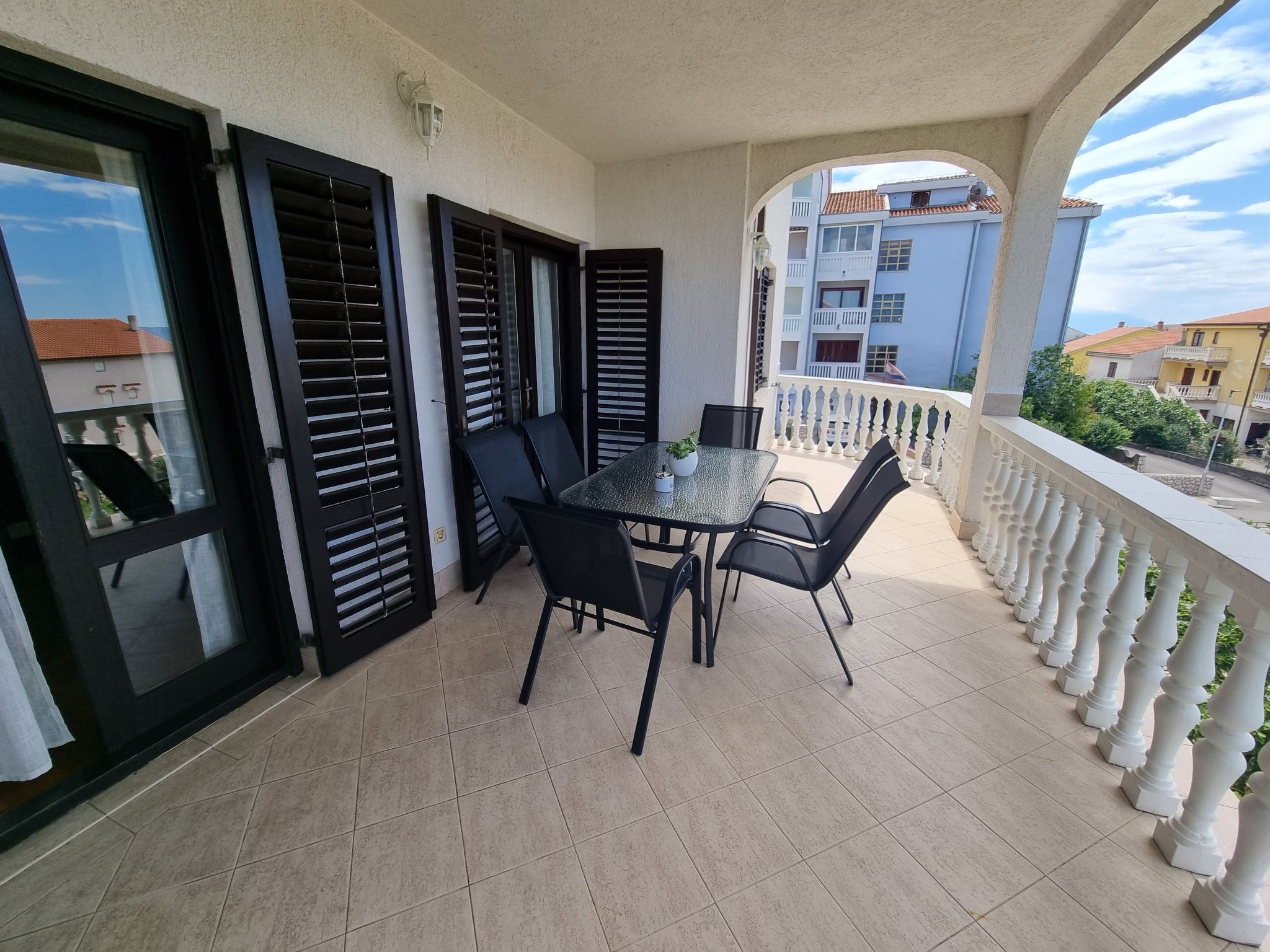 Wohnung mit Terrasse und Meerblick-Dedans