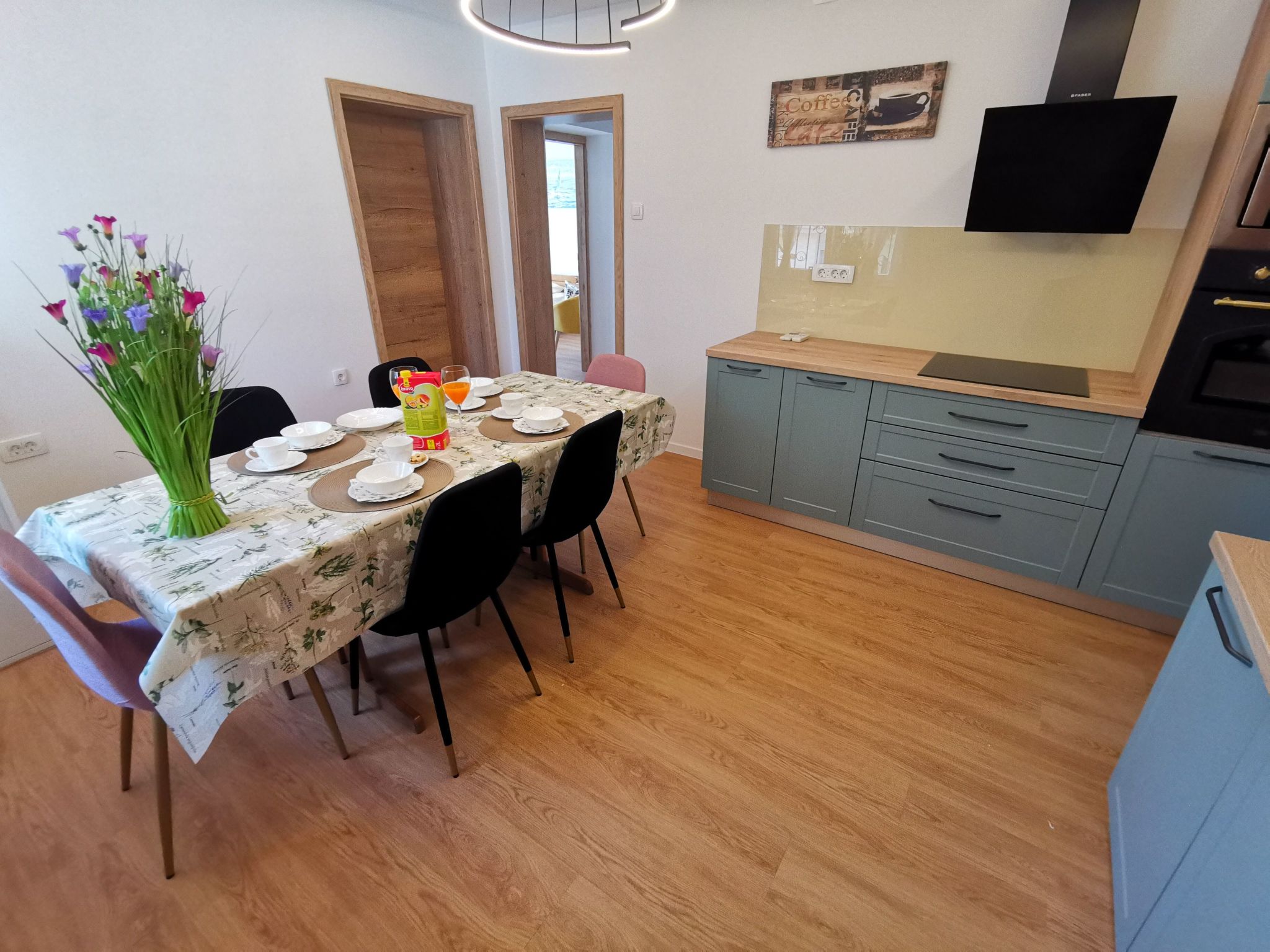 Wohnung für 4 Pers. mit Terrasse-Drinnen