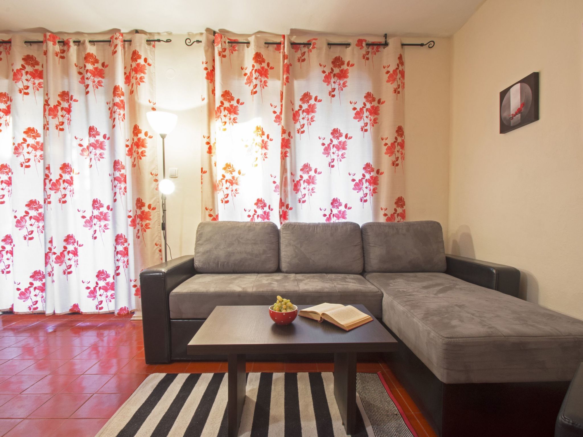 Schöne Erdgeschosswohnung mit Sonnenterrasse-Image-tags.info