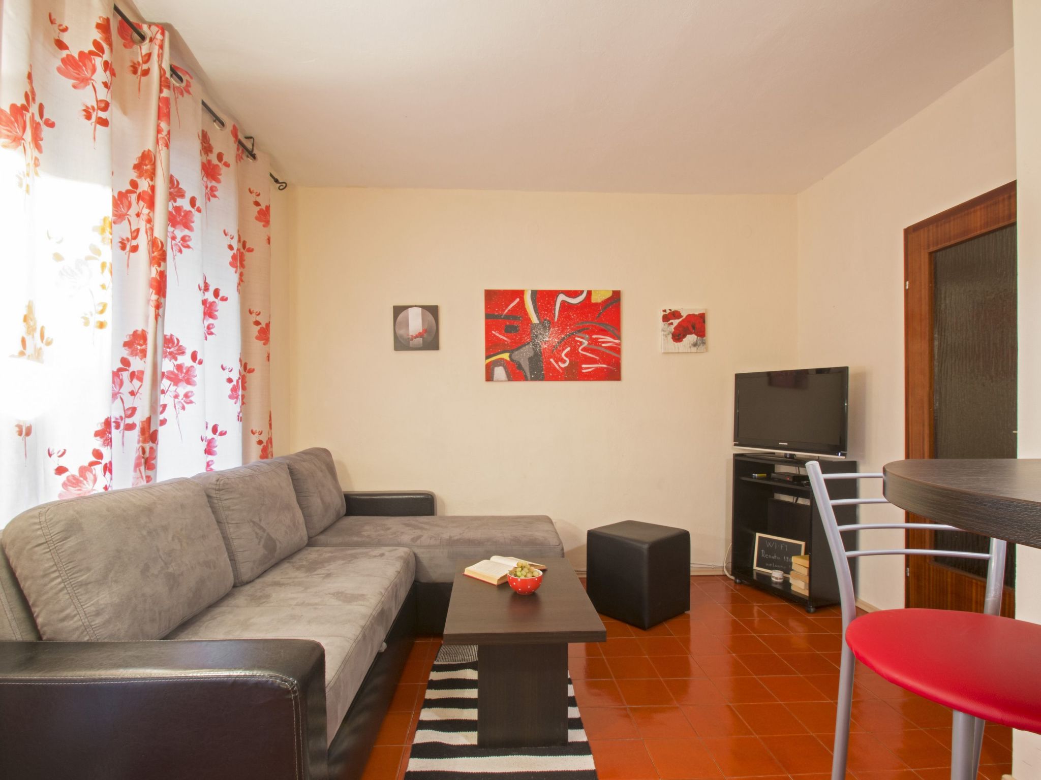 Schöne Erdgeschosswohnung mit Sonnenterrasse-Image-tags.info