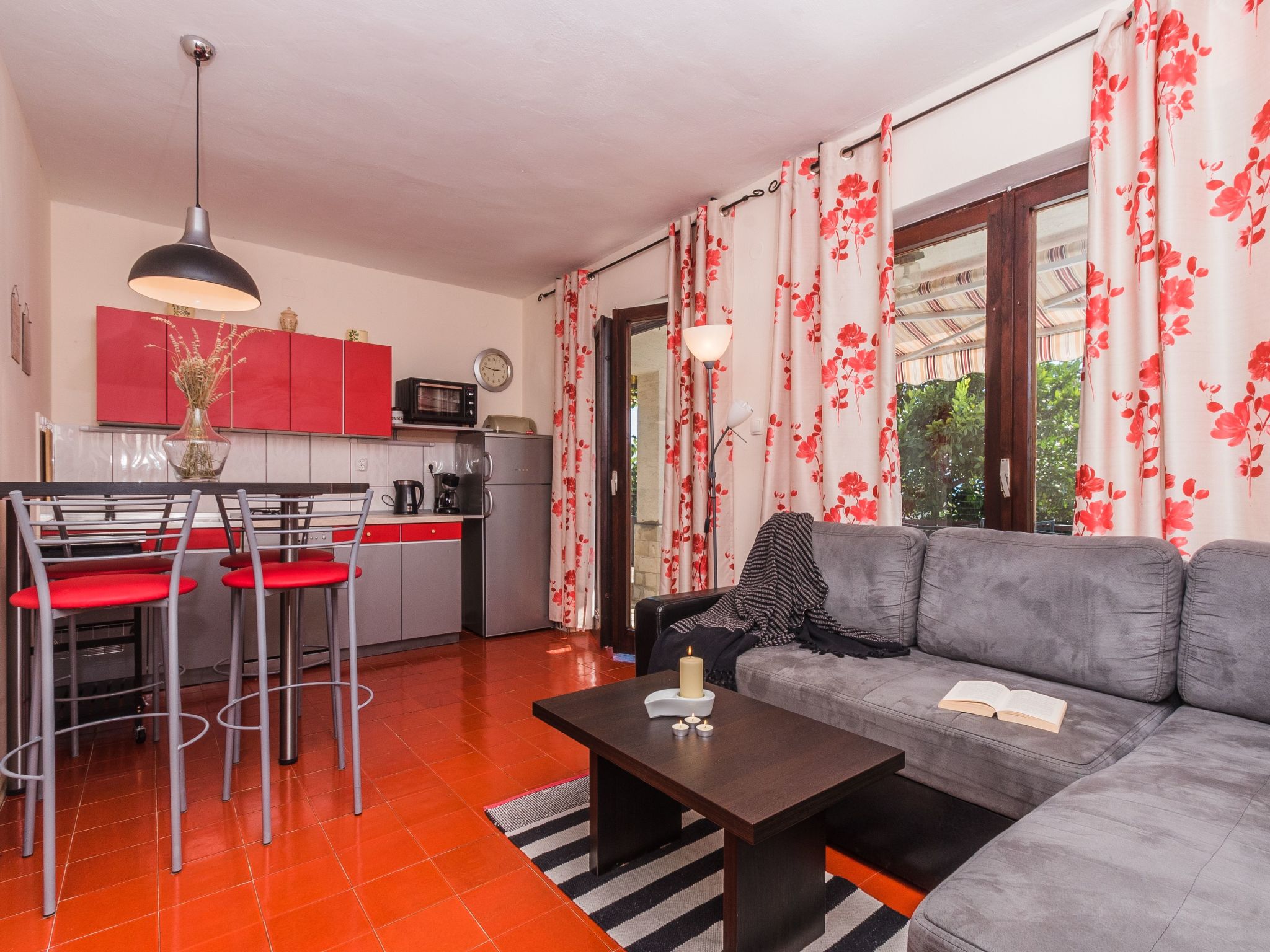 Schöne Erdgeschosswohnung mit Sonnenterrasse-Image-tags.info