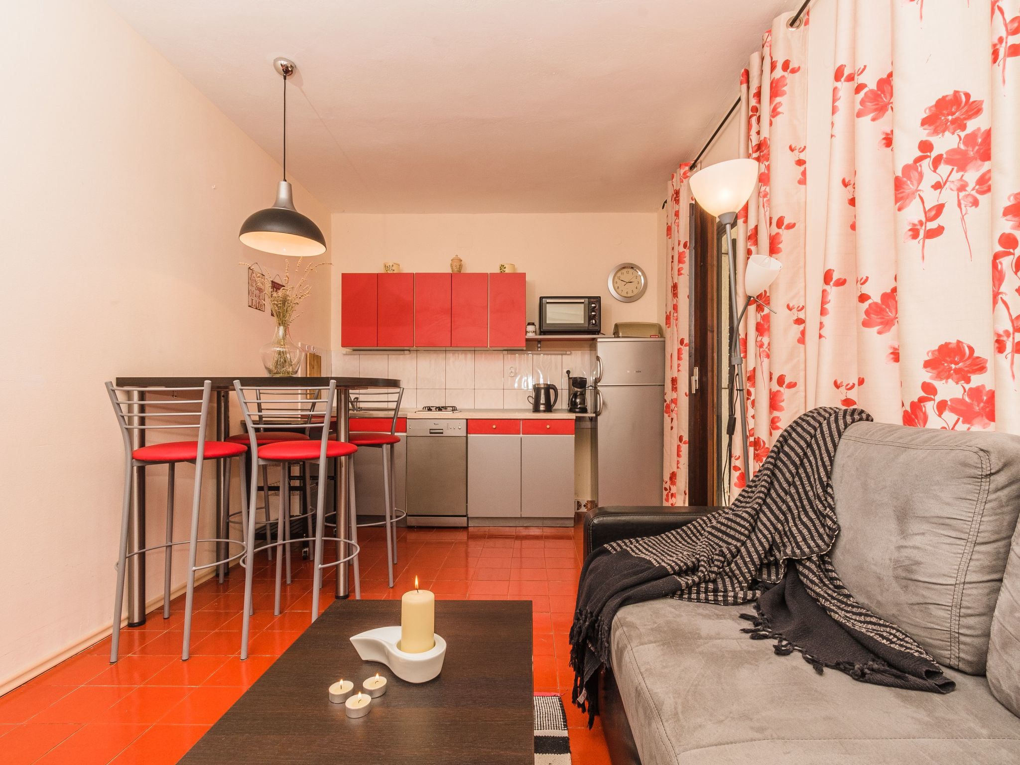 Schöne Erdgeschosswohnung mit Sonnenterrasse-Image-tags.info