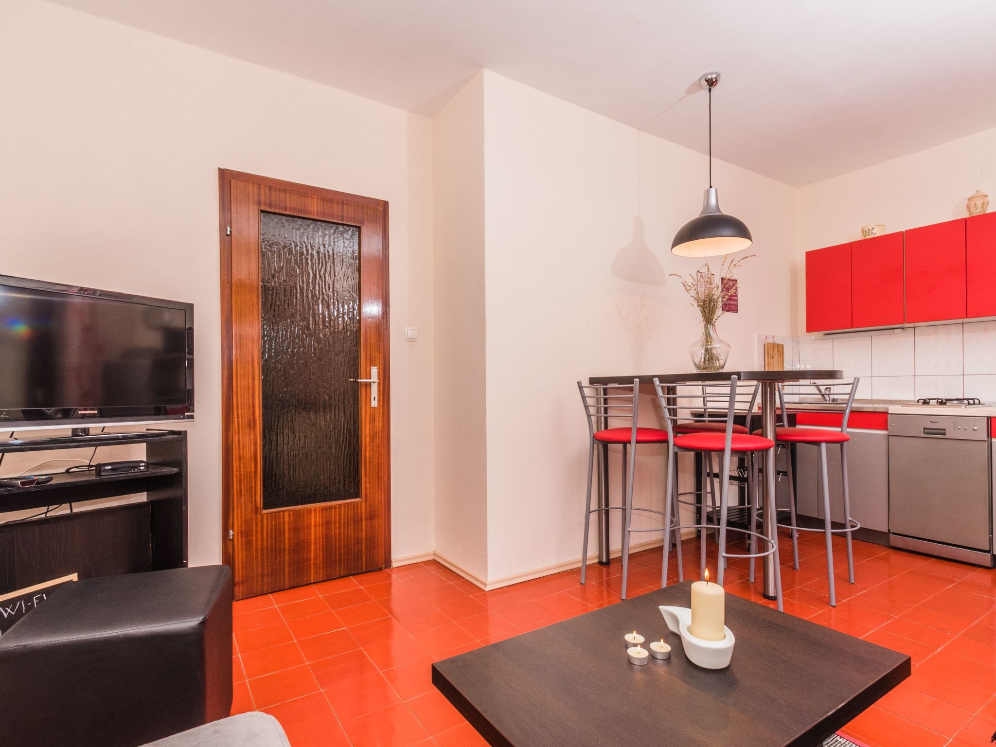 Schöne Erdgeschosswohnung mit Sonnenterrasse-Image-tags.info