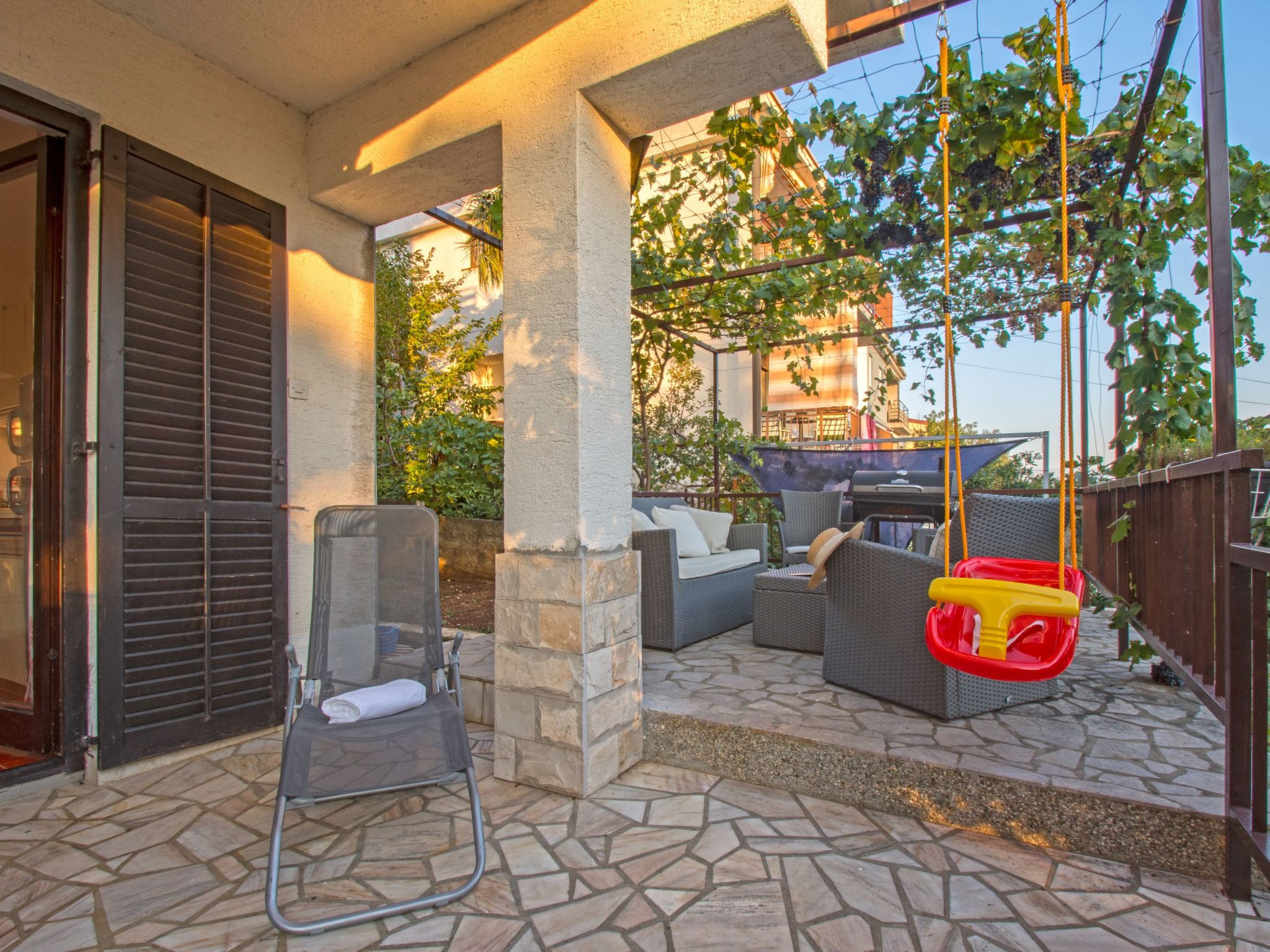 Schöne Erdgeschosswohnung mit Sonnenterrasse-Image-tags.info