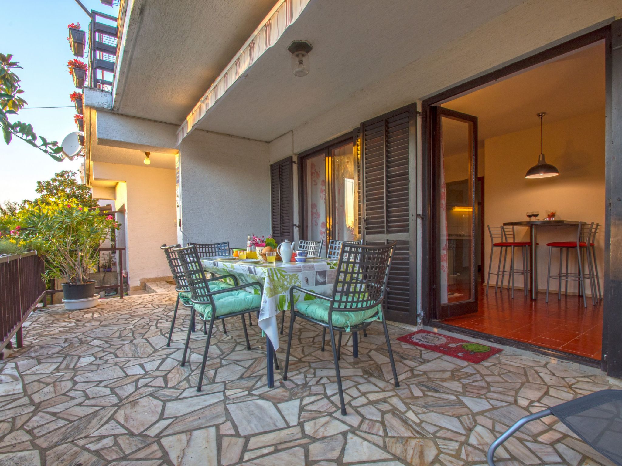 Schöne Erdgeschosswohnung mit Sonnenterrasse-Image-tags.info