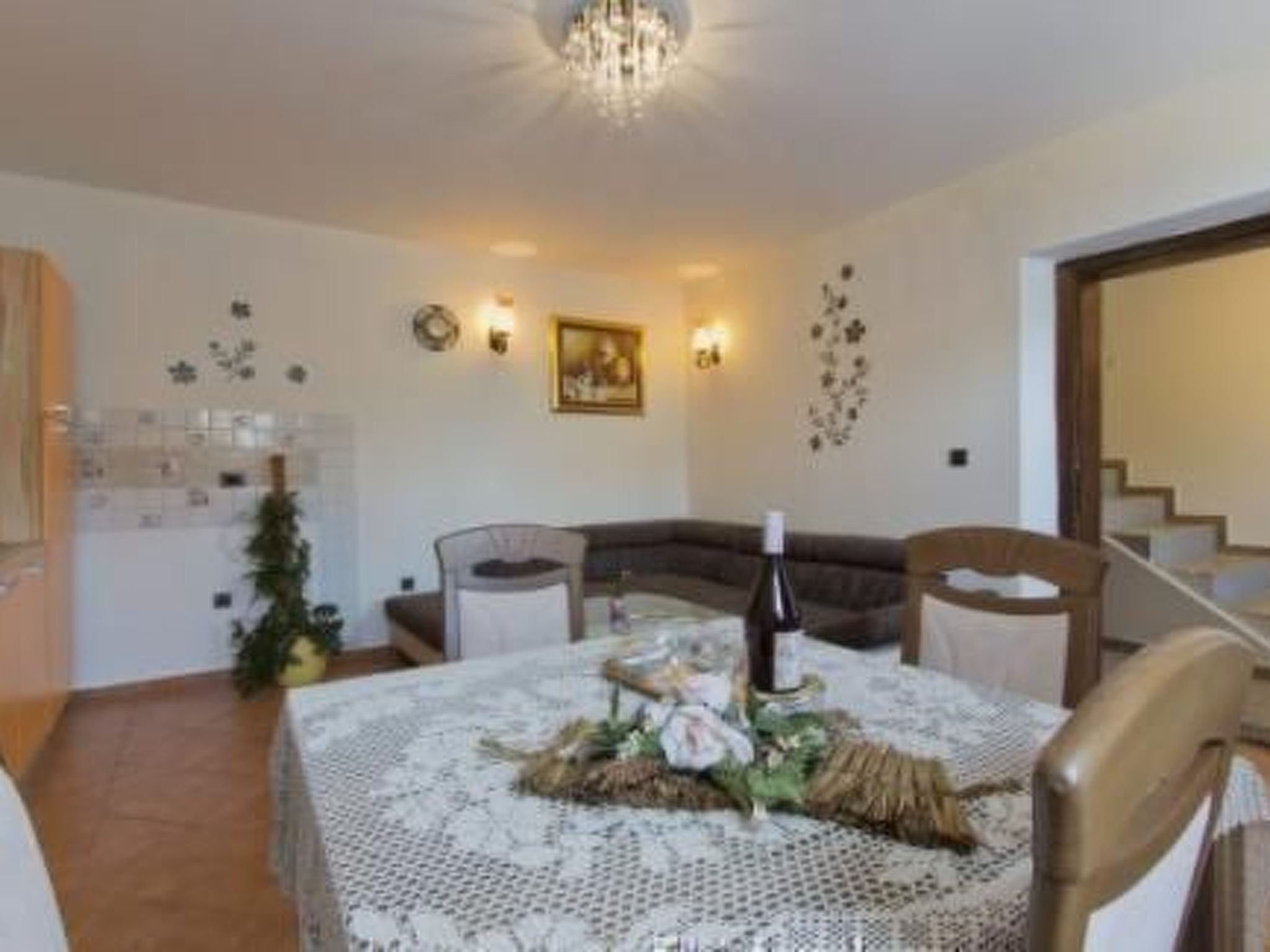 Geräumige Duplexwohnung mit Terrasse und Pool-Binnen