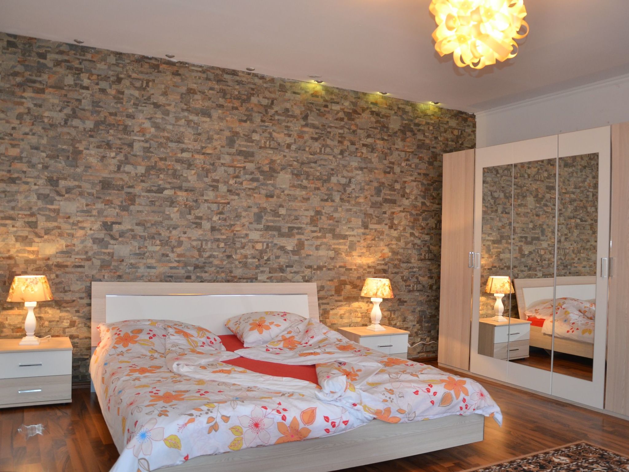 Geräumige Duplexwohnung mit Terrasse und Pool-Binnen