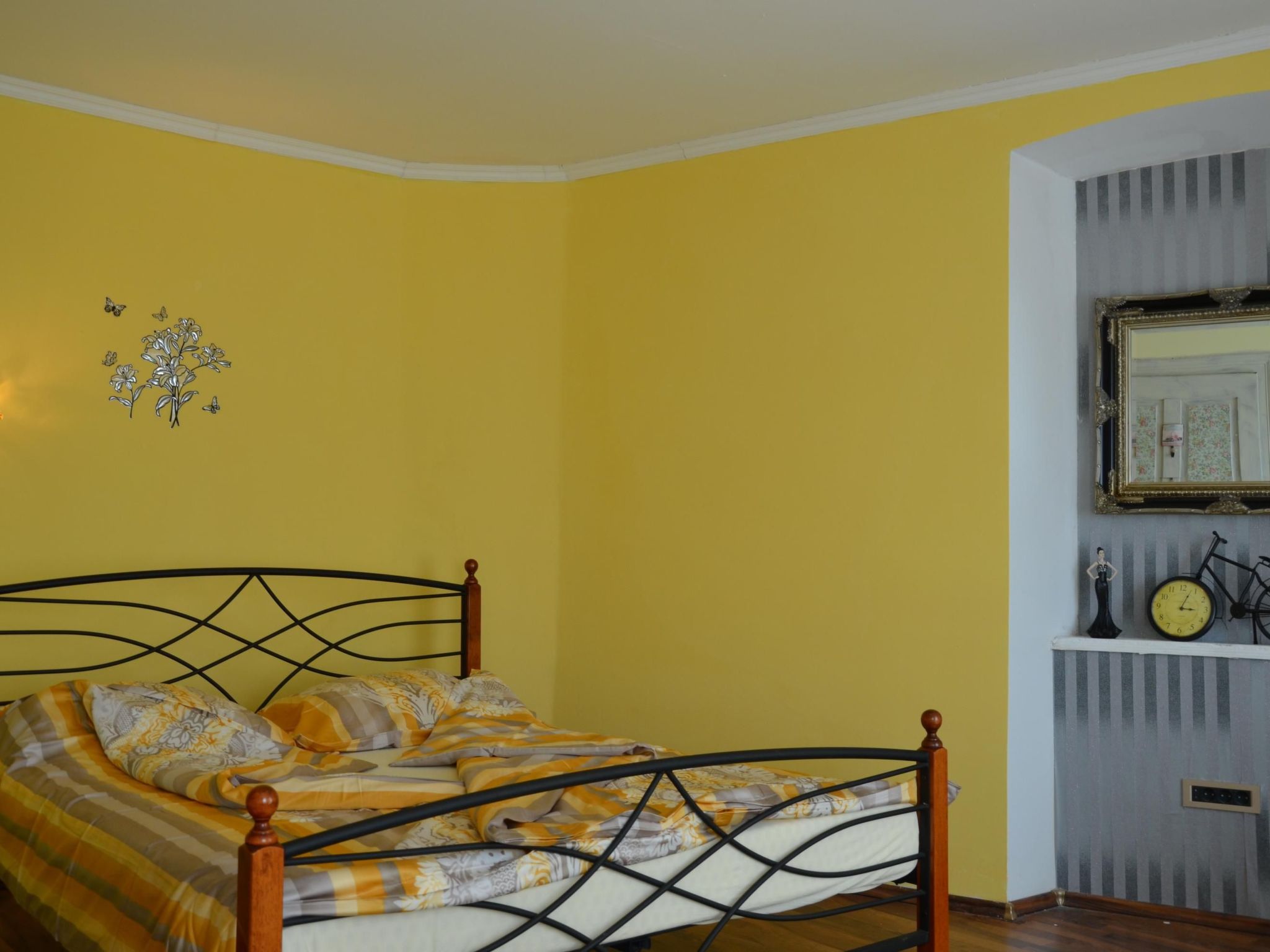 Geräumige Duplexwohnung mit Terrasse und Pool-Binnen