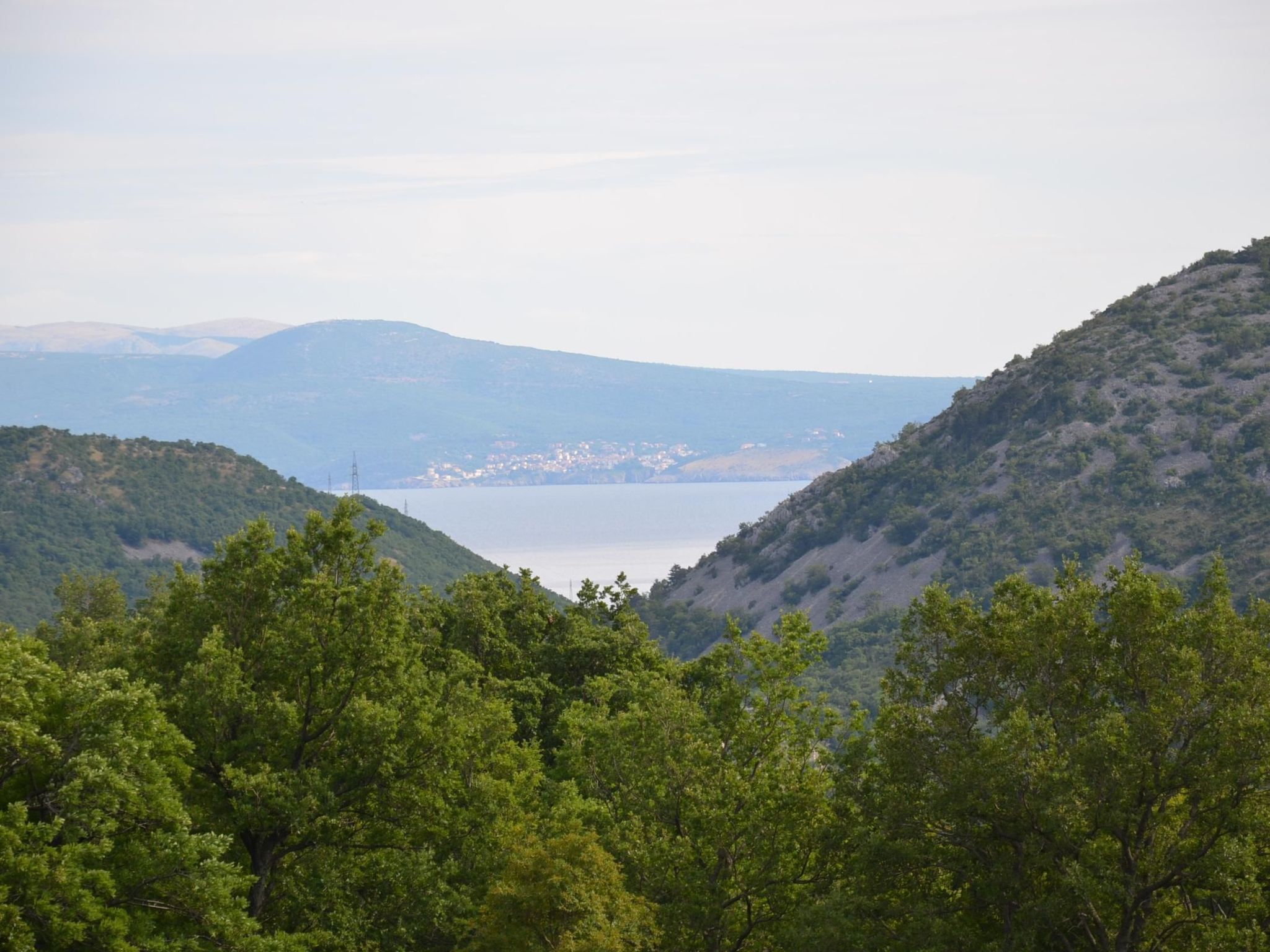 Geräumige Duplexwohnung mit Terrasse und Pool-Binnen
