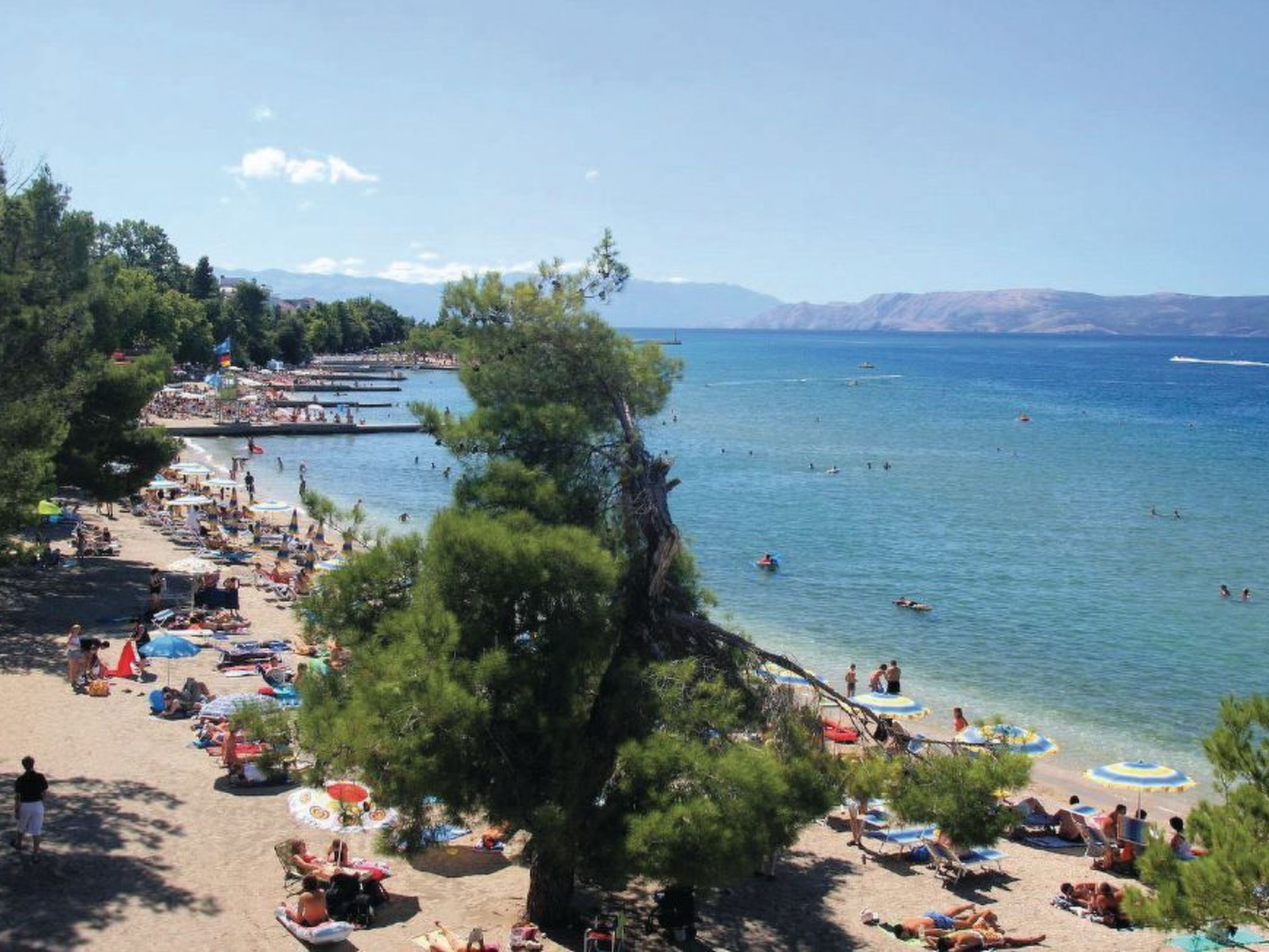 Geräumige Duplexwohnung mit Terrasse und Pool-Binnen