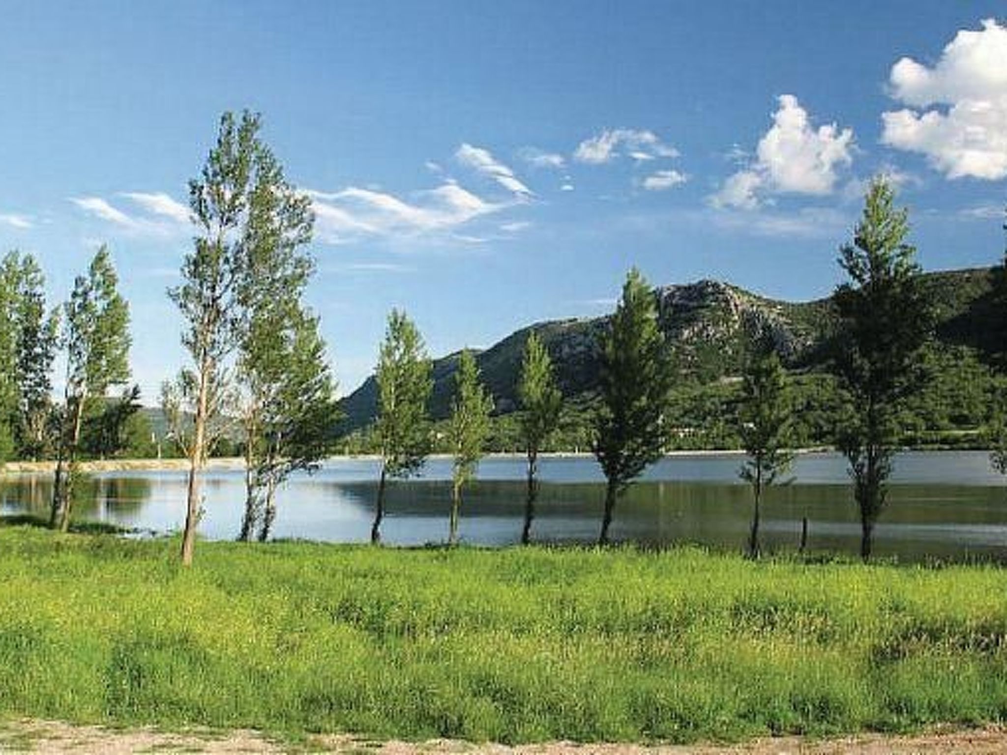 Geräumige Duplexwohnung mit Terrasse und Pool-Binnen