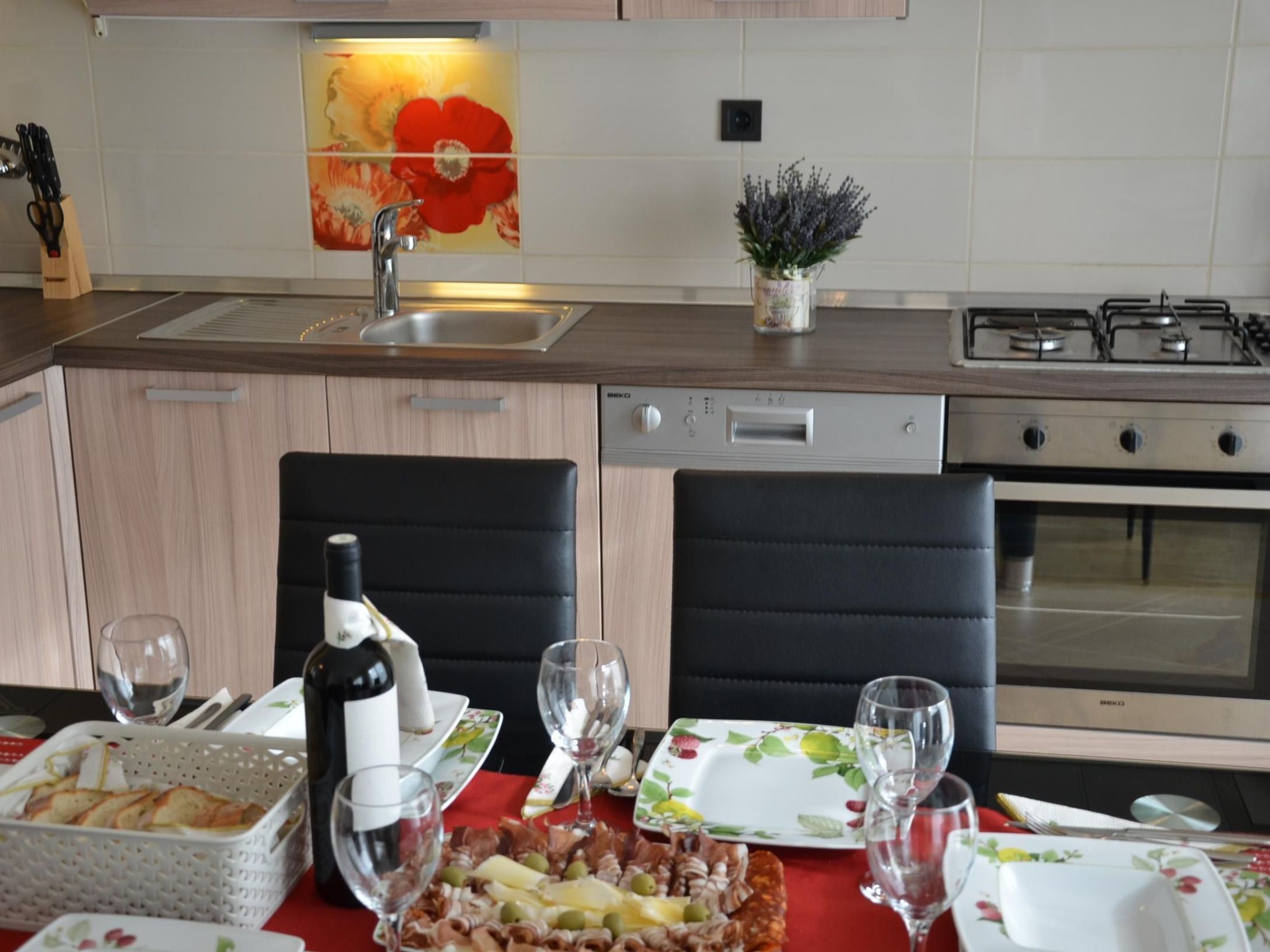 Großes Ferienhaus mit eigenem Pool und Terrasse-Binnen