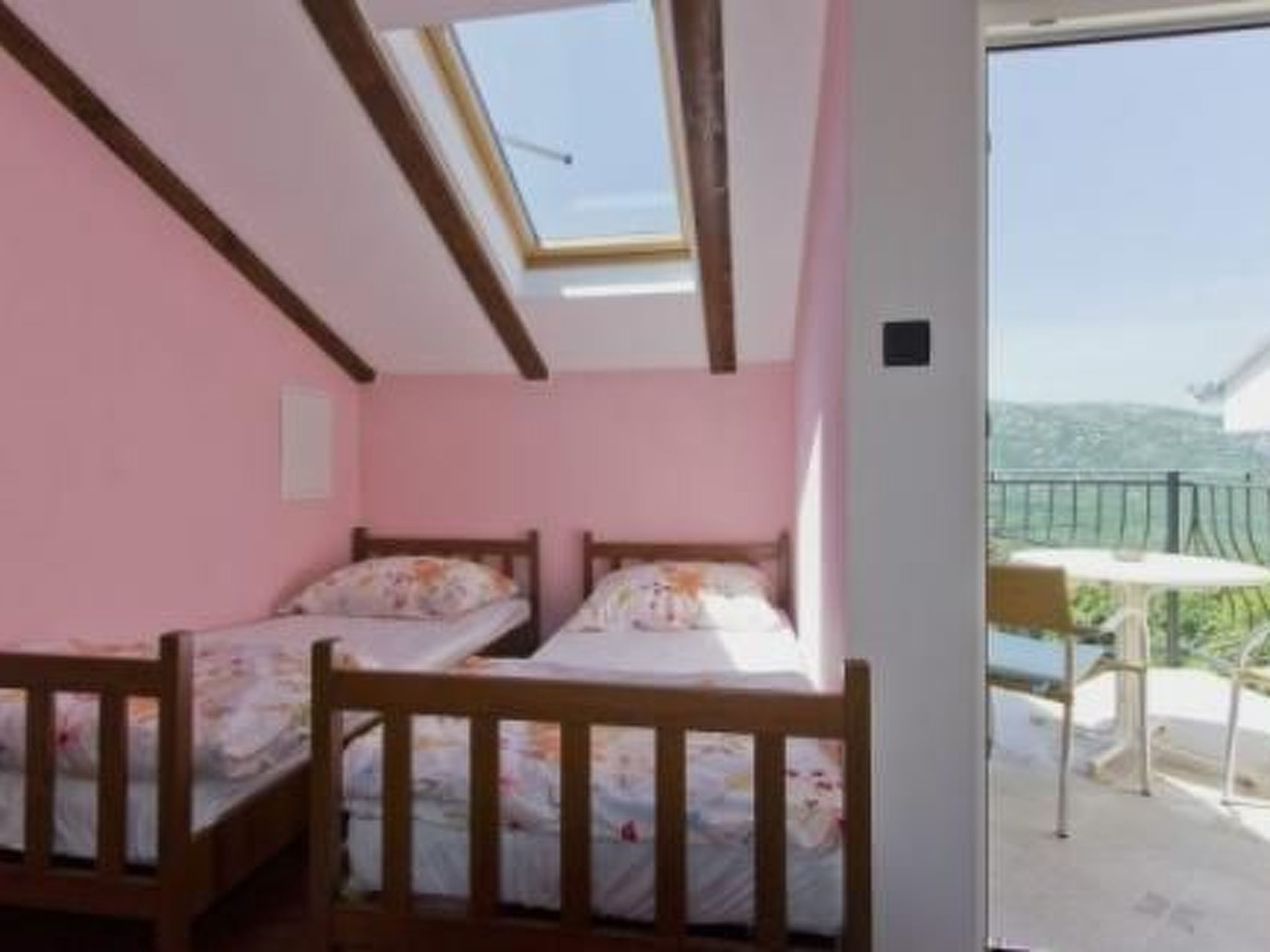 Großes Ferienhaus mit eigenem Pool und Terrasse-Binnen