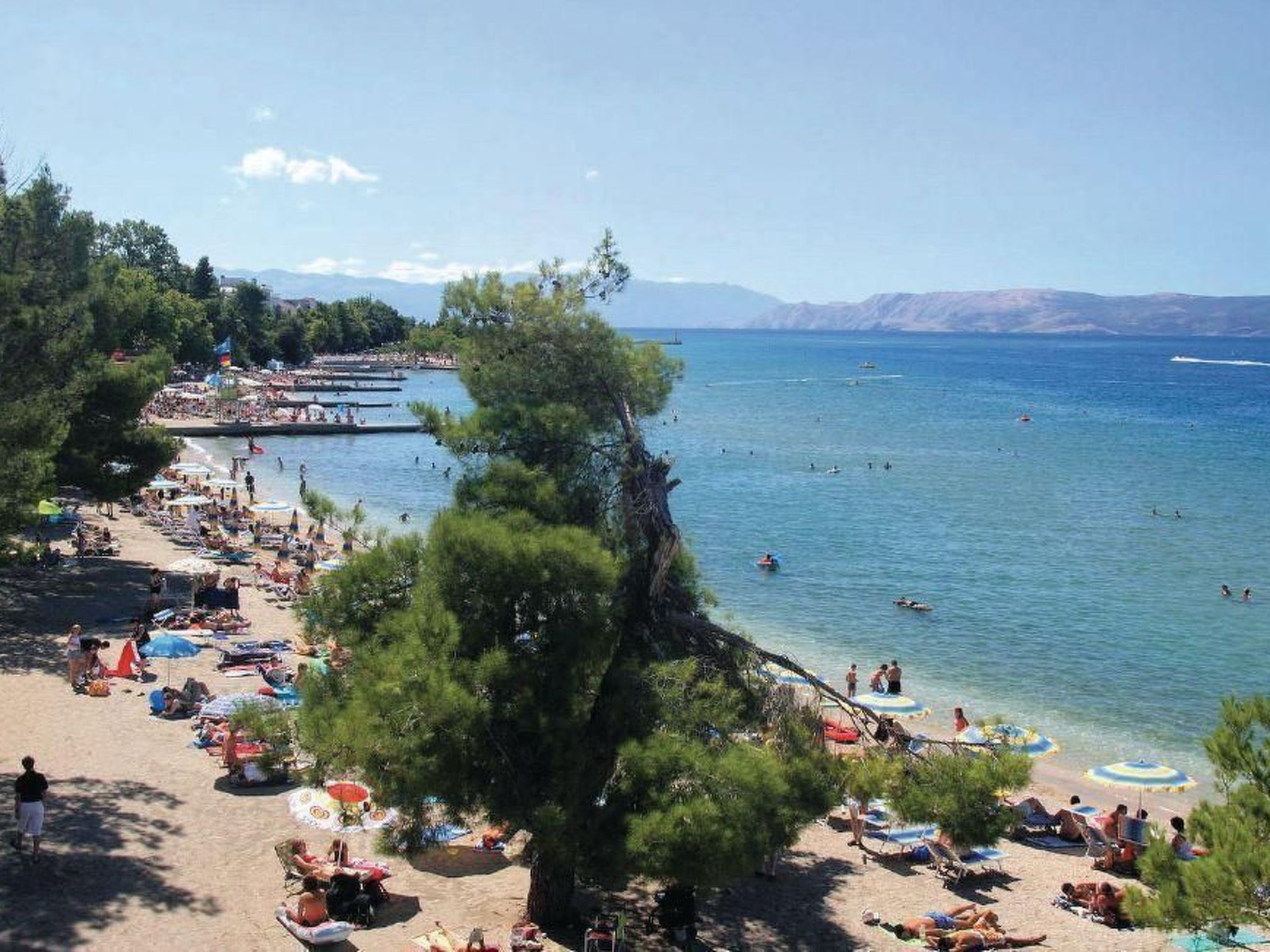 Großes Ferienhaus mit eigenem Pool und Terrasse-Binnen