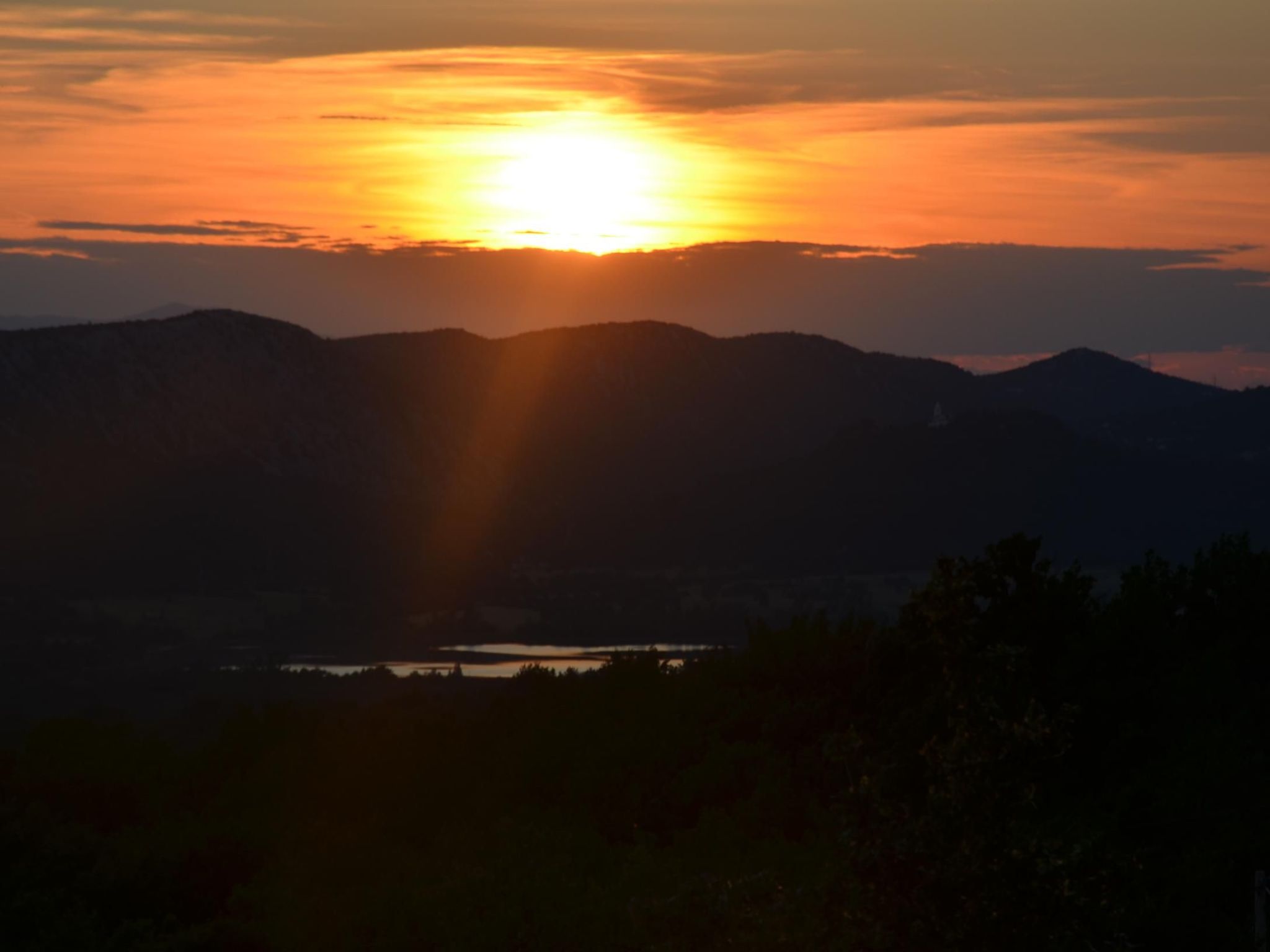 Großes Ferienhaus mit eigenem Pool und Terrasse-Binnen