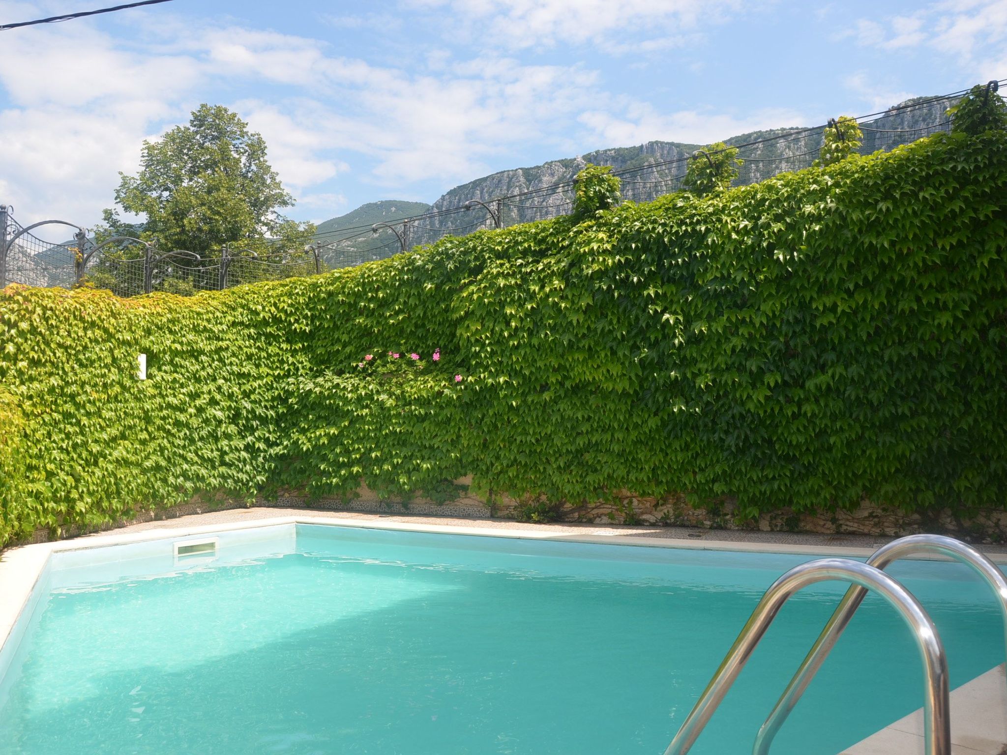 Großes Ferienhaus mit eigenem Pool und Terrasse-Binnen