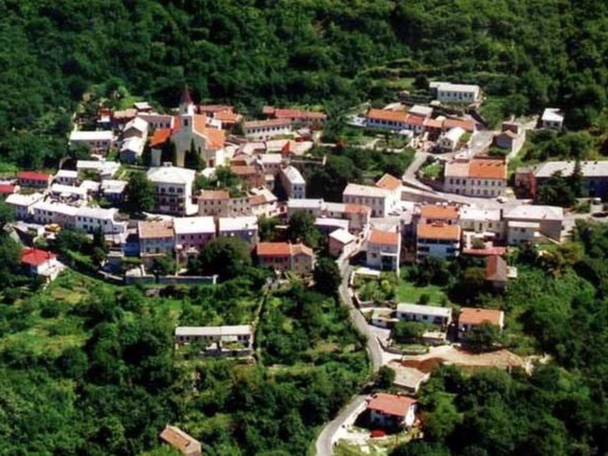Großes Ferienhaus mit eigenem Pool und Terrasse-Binnen