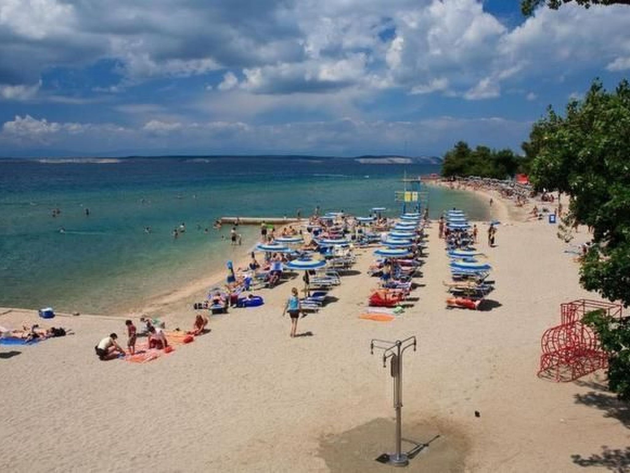 Großes Ferienhaus mit eigenem Pool und Terrasse-Binnen