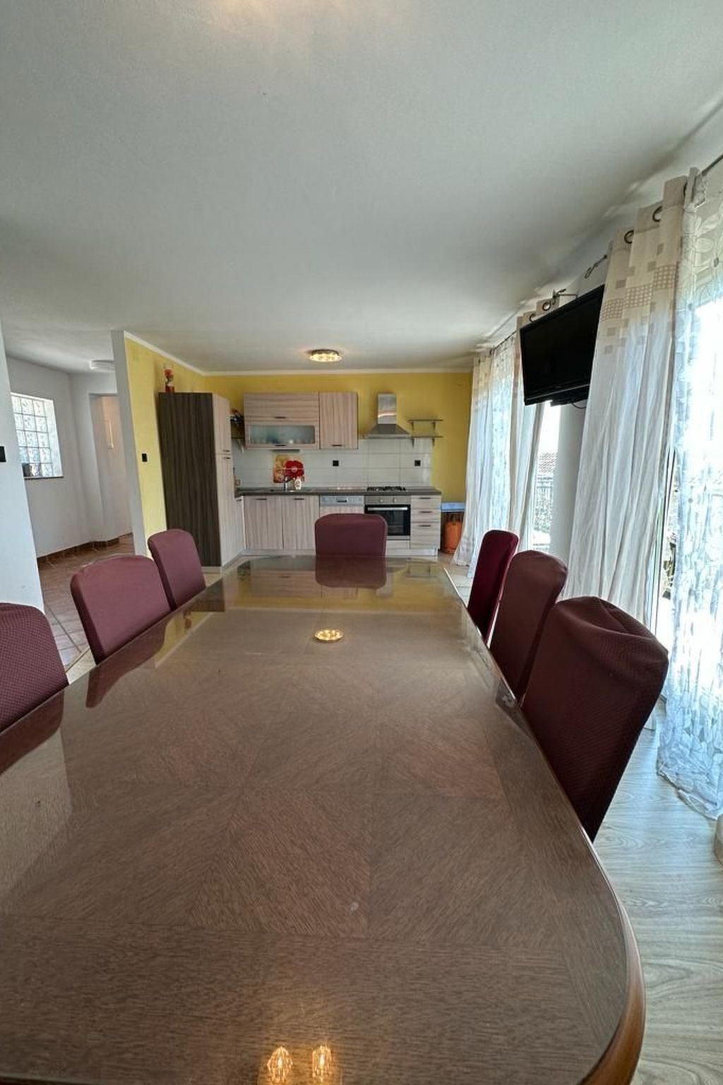 Großes Ferienhaus mit eigenem Pool und Terrasse-Binnen