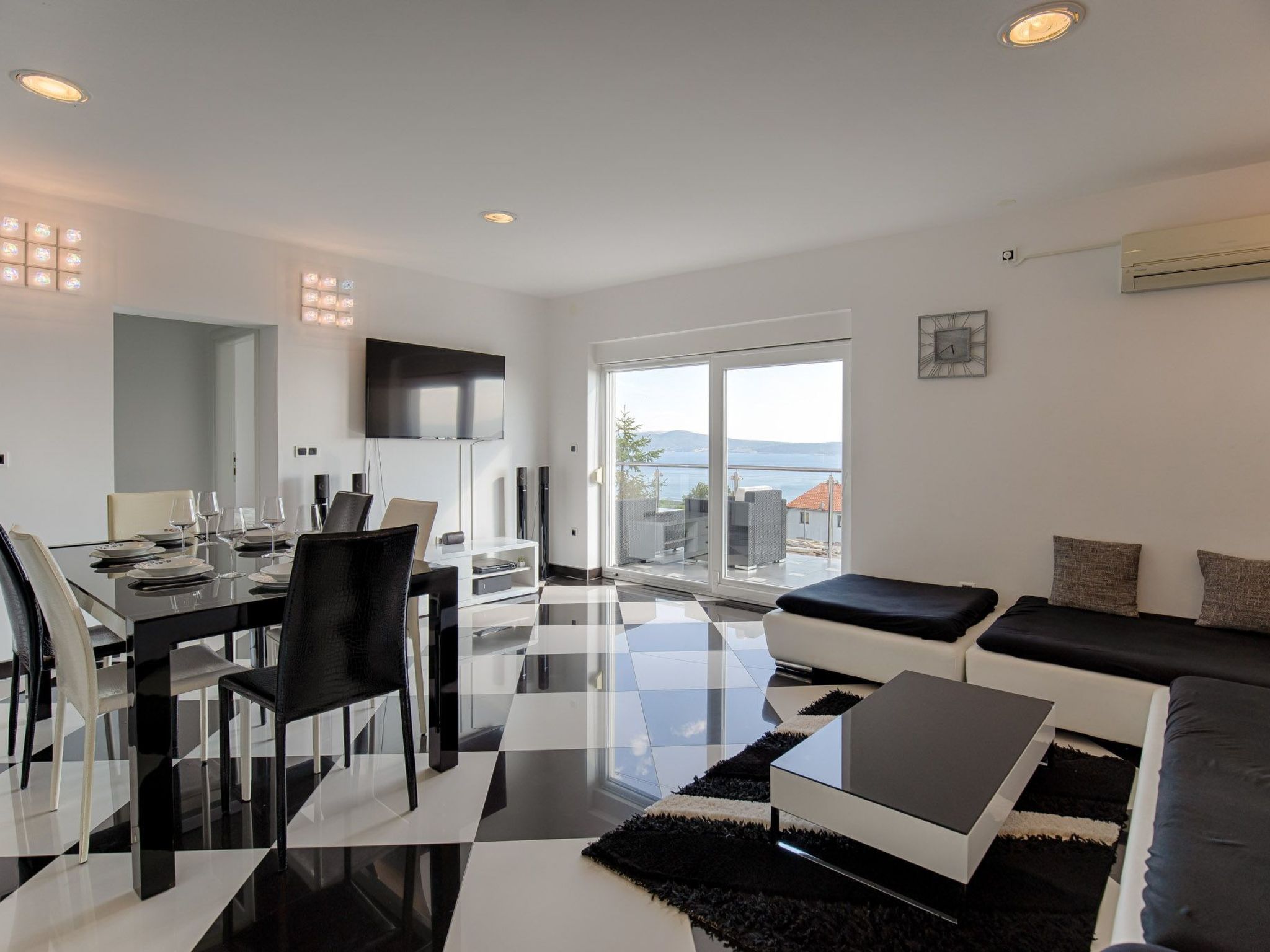 Villa mit Pool und schönem Meerblick-Image-tags.info