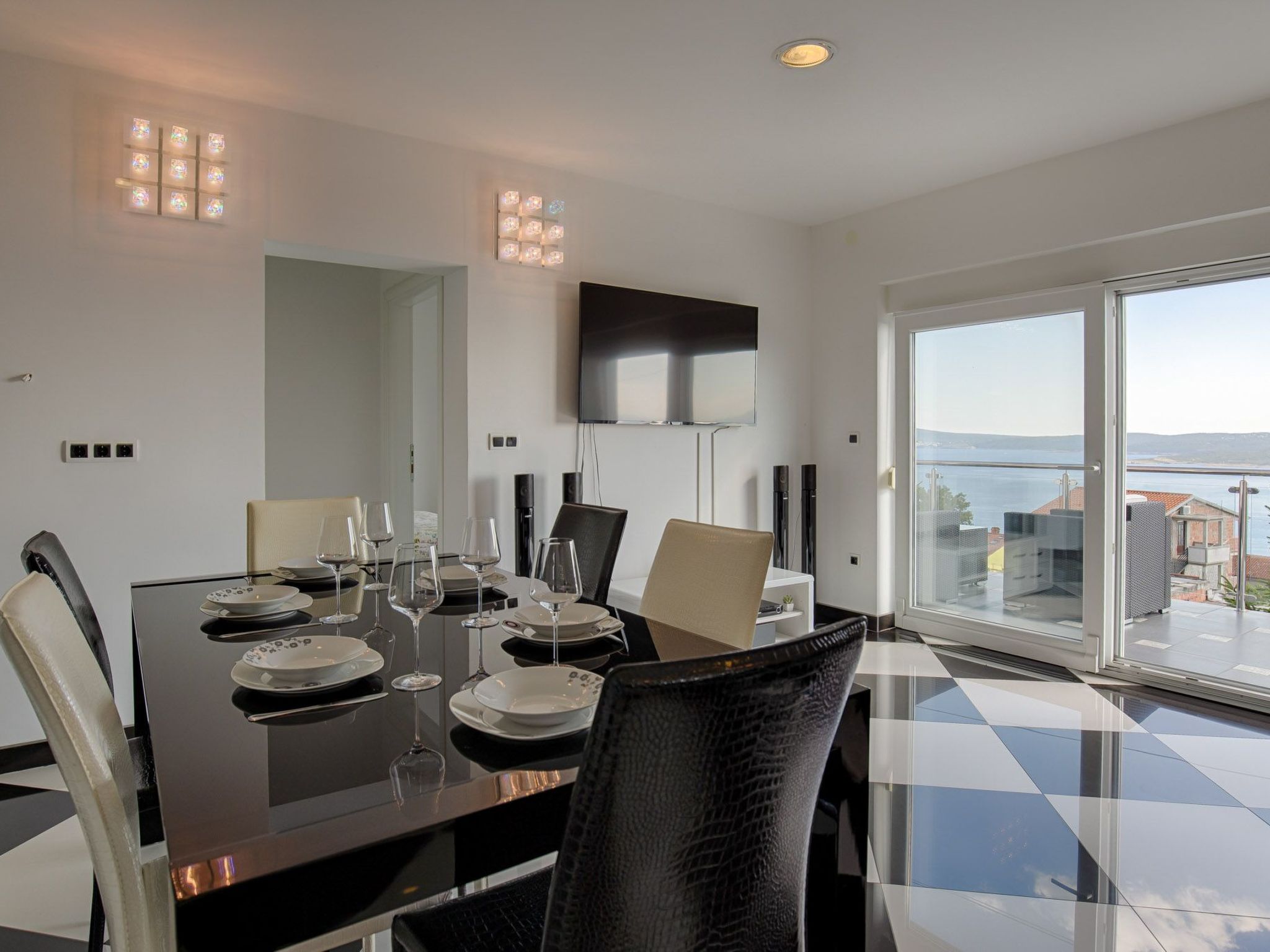 Villa mit Pool und schönem Meerblick-Image-tags.info