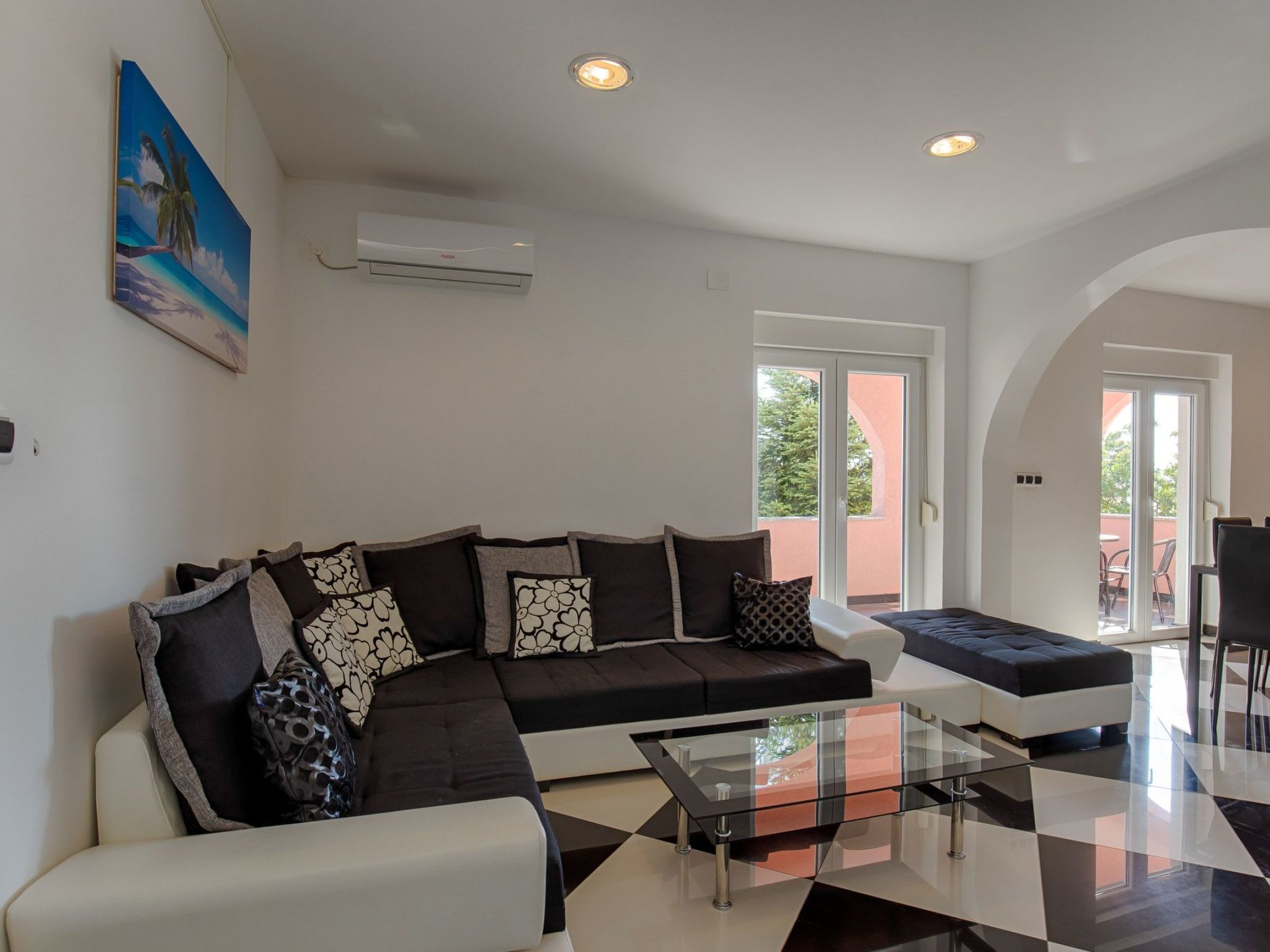 Villa mit Pool und schönem Meerblick-Image-tags.info