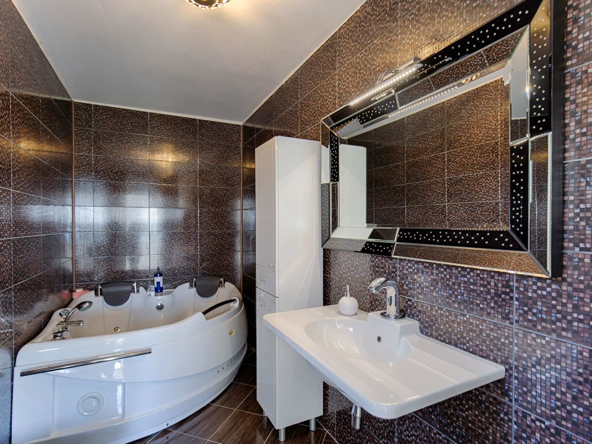 Villa mit Pool und schönem Meerblick-Image-tags.info