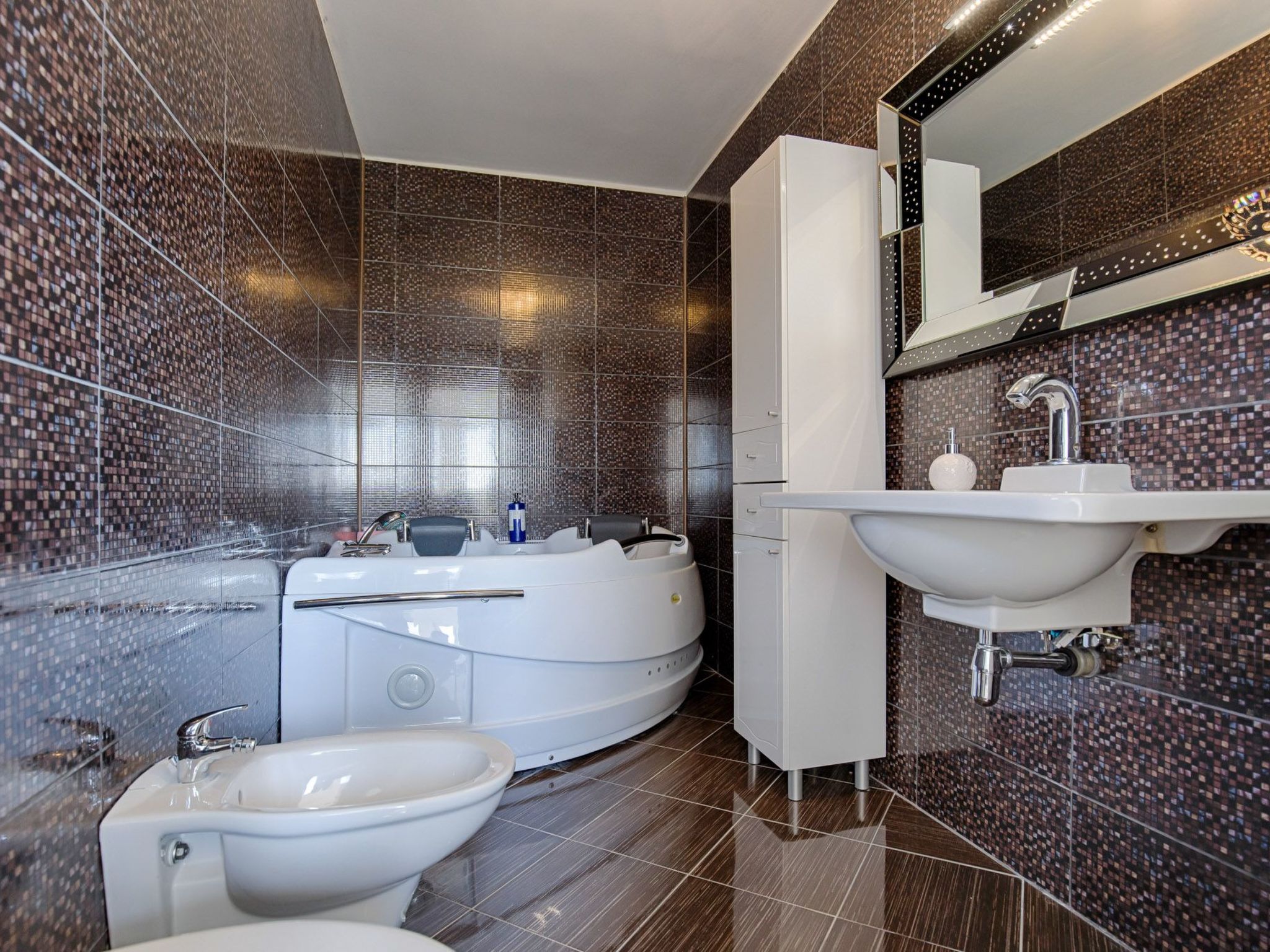 Villa mit Pool und schönem Meerblick-Image-tags.info