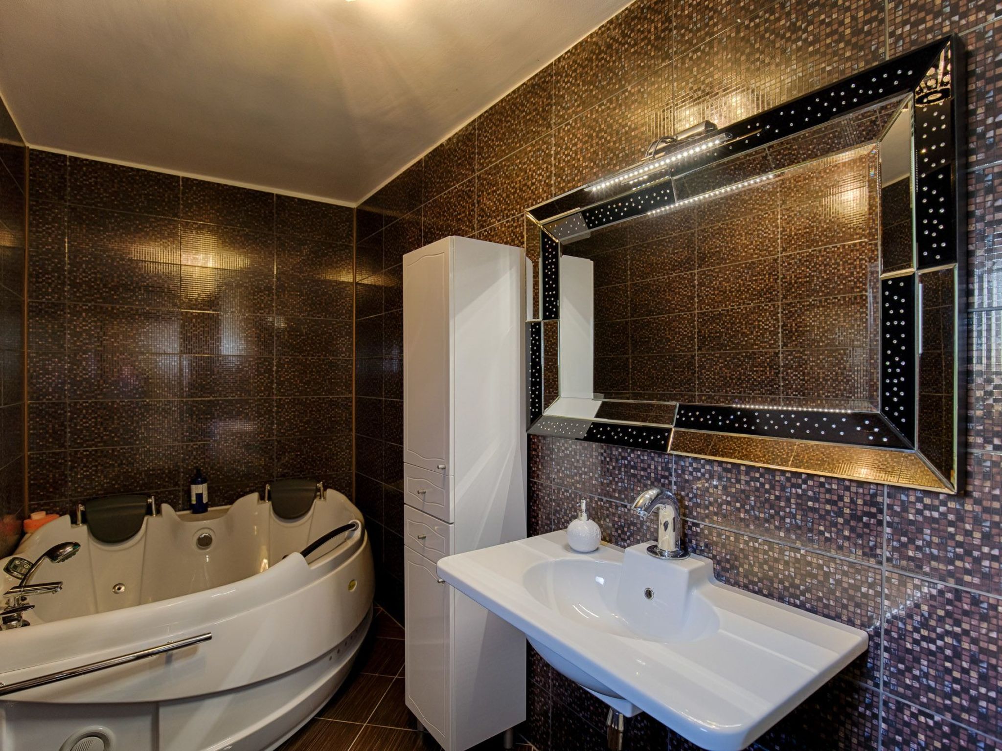 Villa mit Pool und schönem Meerblick-Image-tags.info