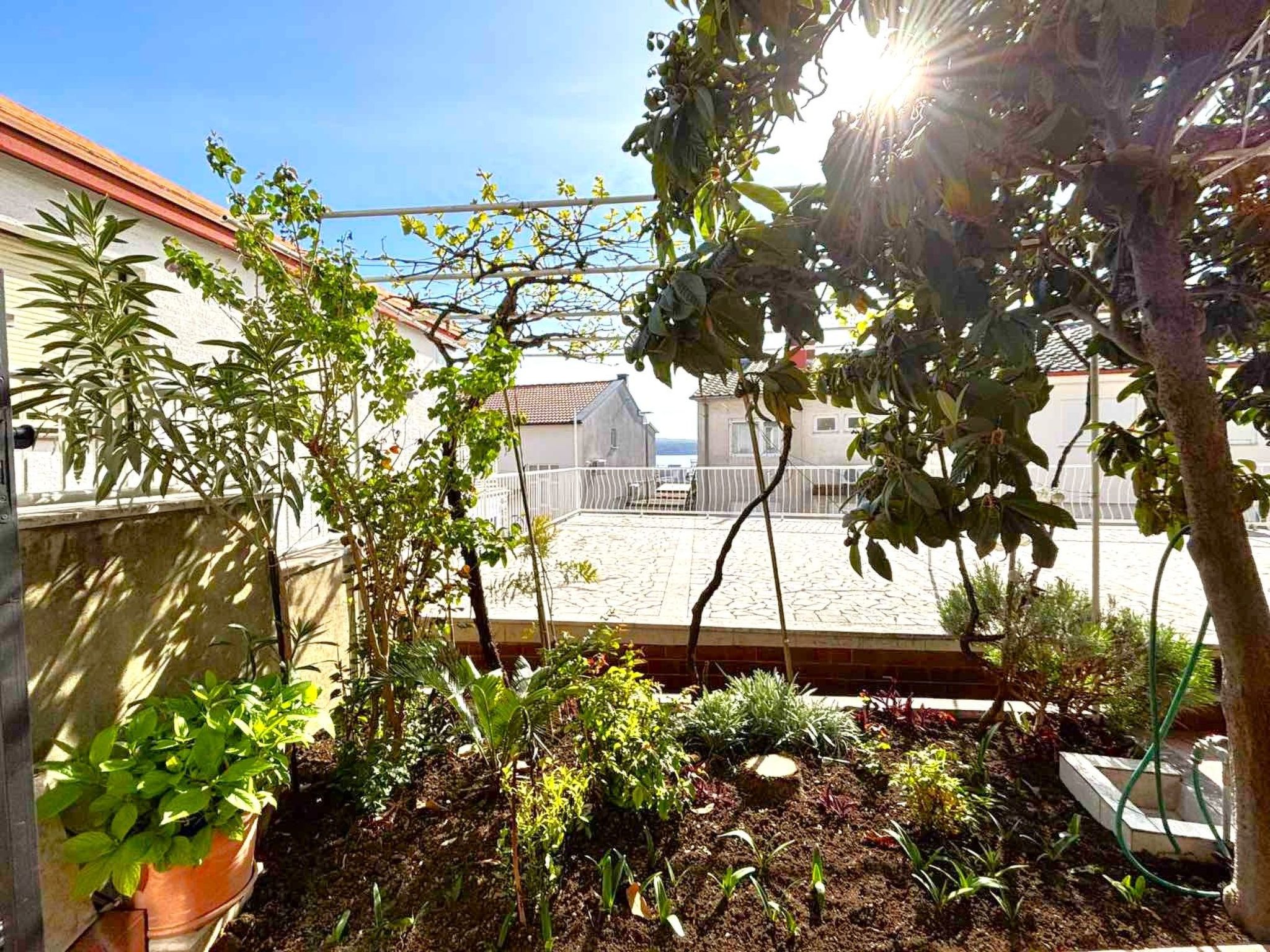 Schönes Appartement mit Terrasse-Binnen