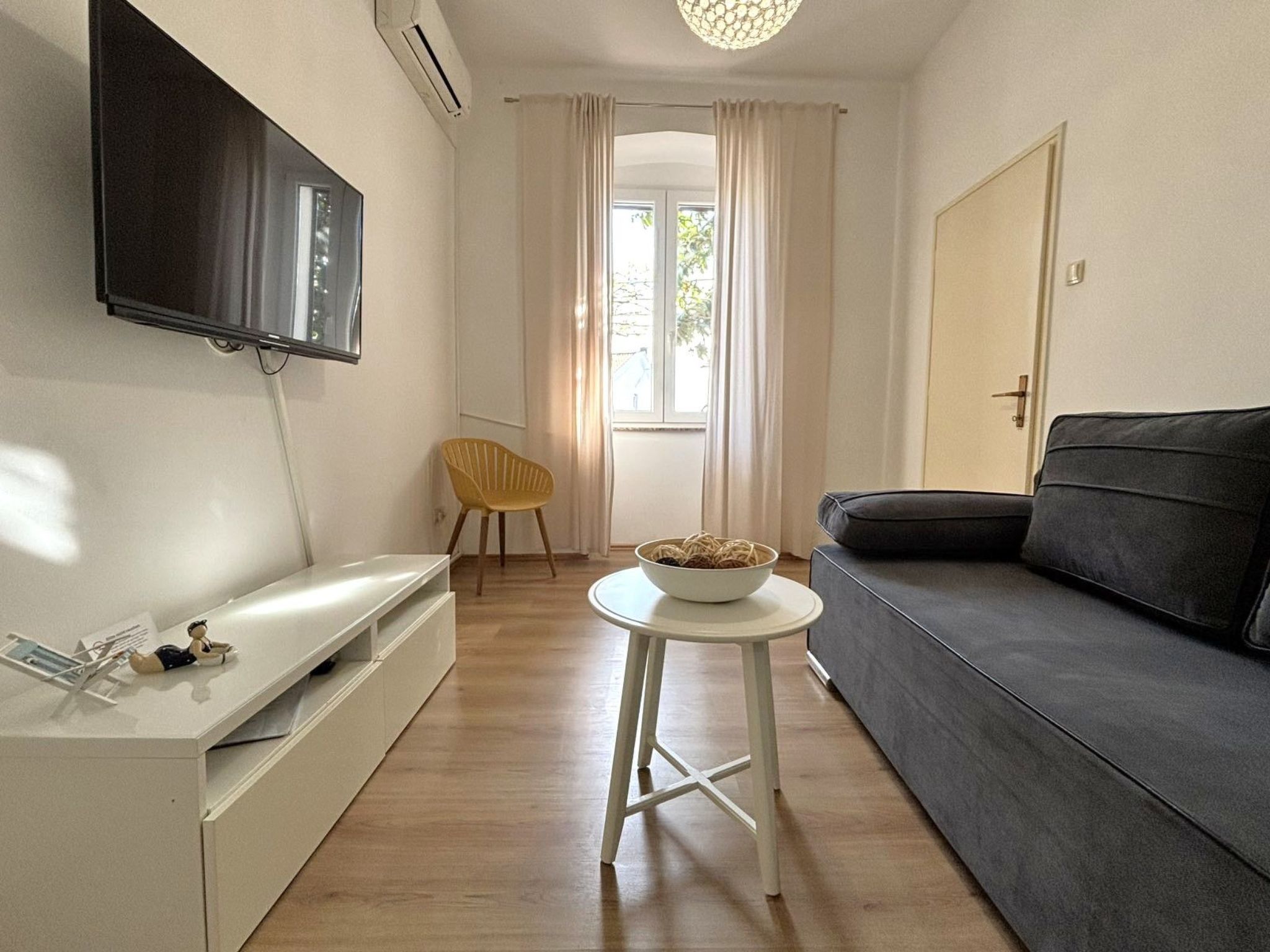 Schönes Appartement mit Terrasse-Binnen