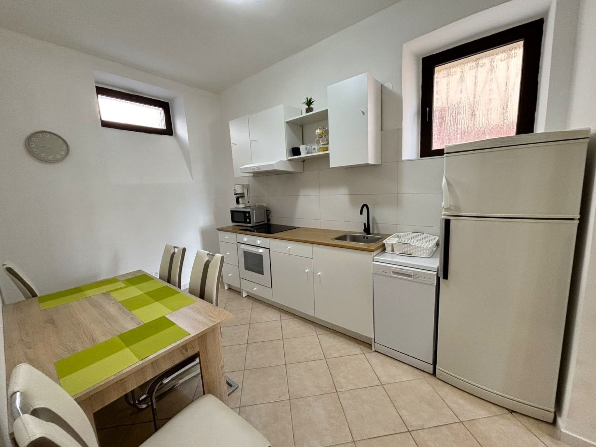 Schönes Appartement mit Terrasse-Binnen