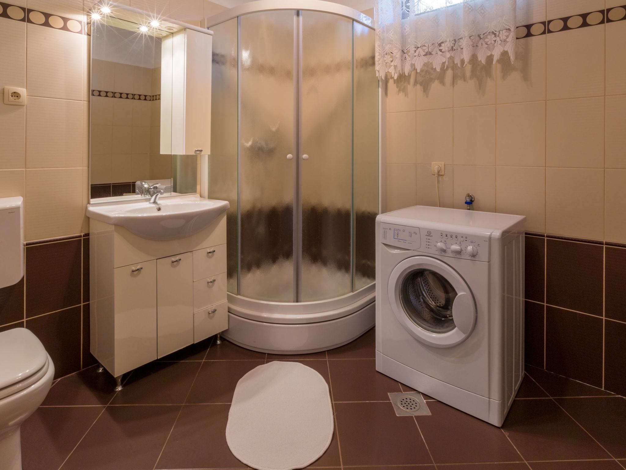 Schönes Appartement mit Terrasse-Binnen