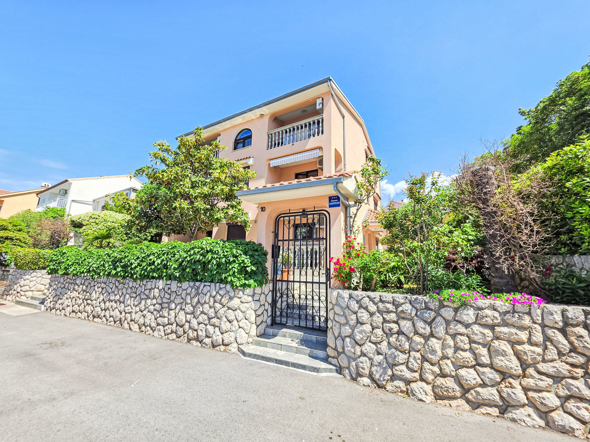 Wohnung in Crikvenica mit Grill und Terrasse