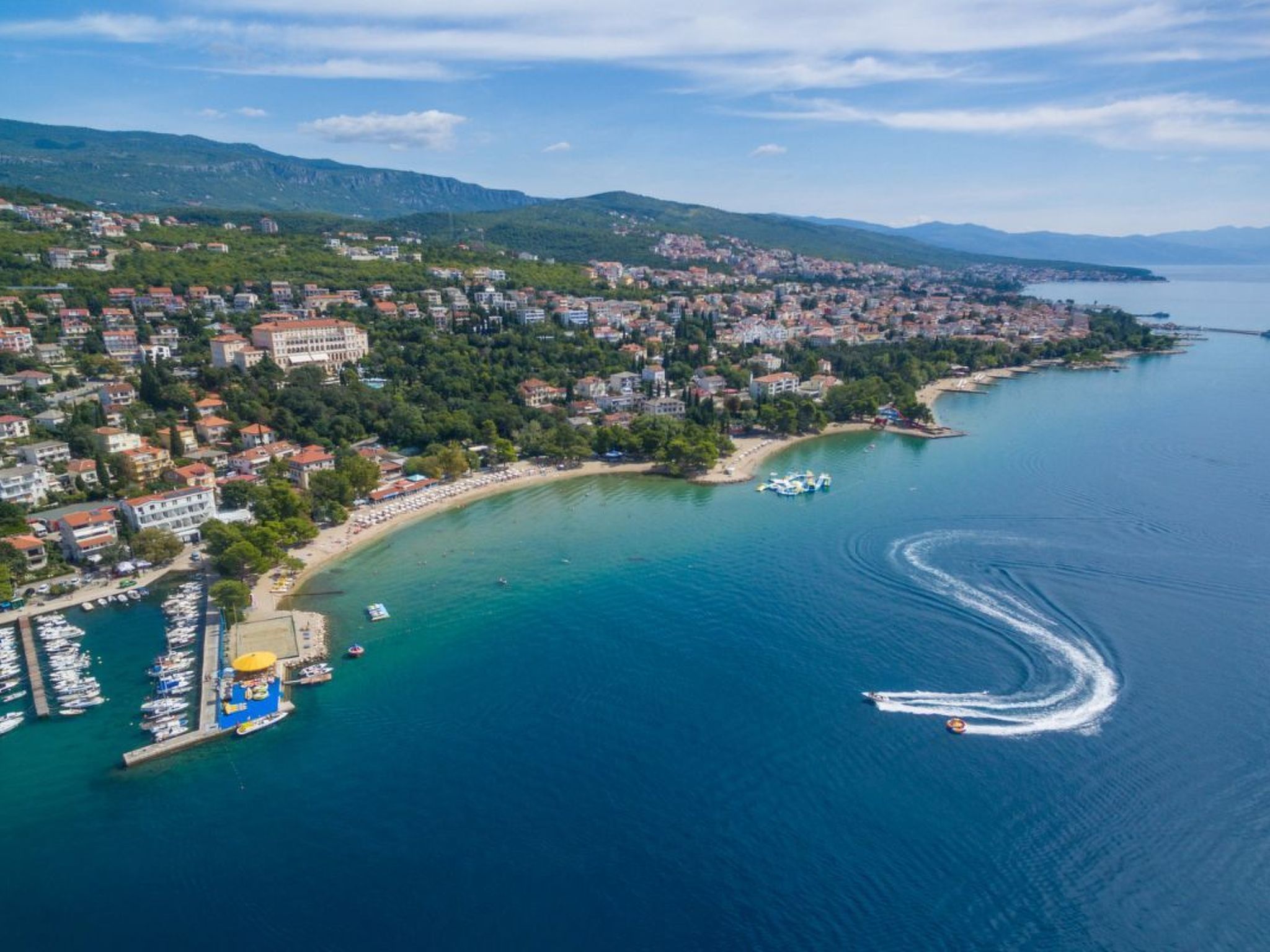 Mit Terrasse-Drinnen