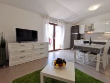 Vrijstaande vakantiewoning met panoramisch zeezicht en terras in Crikvenica - thumbnail 4