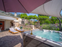 Sfeervolle twee-onder-een-kapwoning met bubbelbad nabij Crikvenica - thumbnail 1