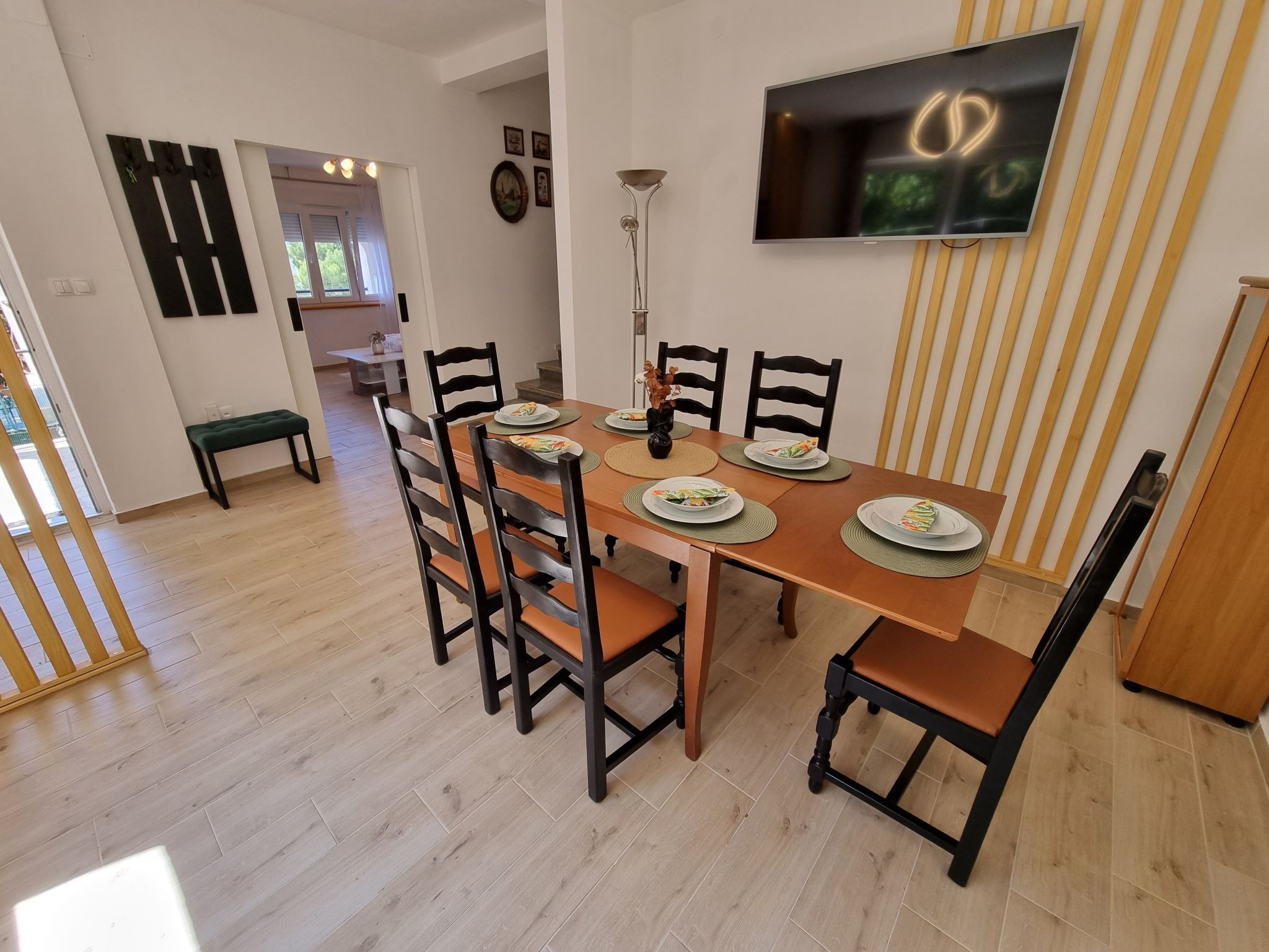 "Bruno" mit Blick auf das Wasser-Image-tags.info