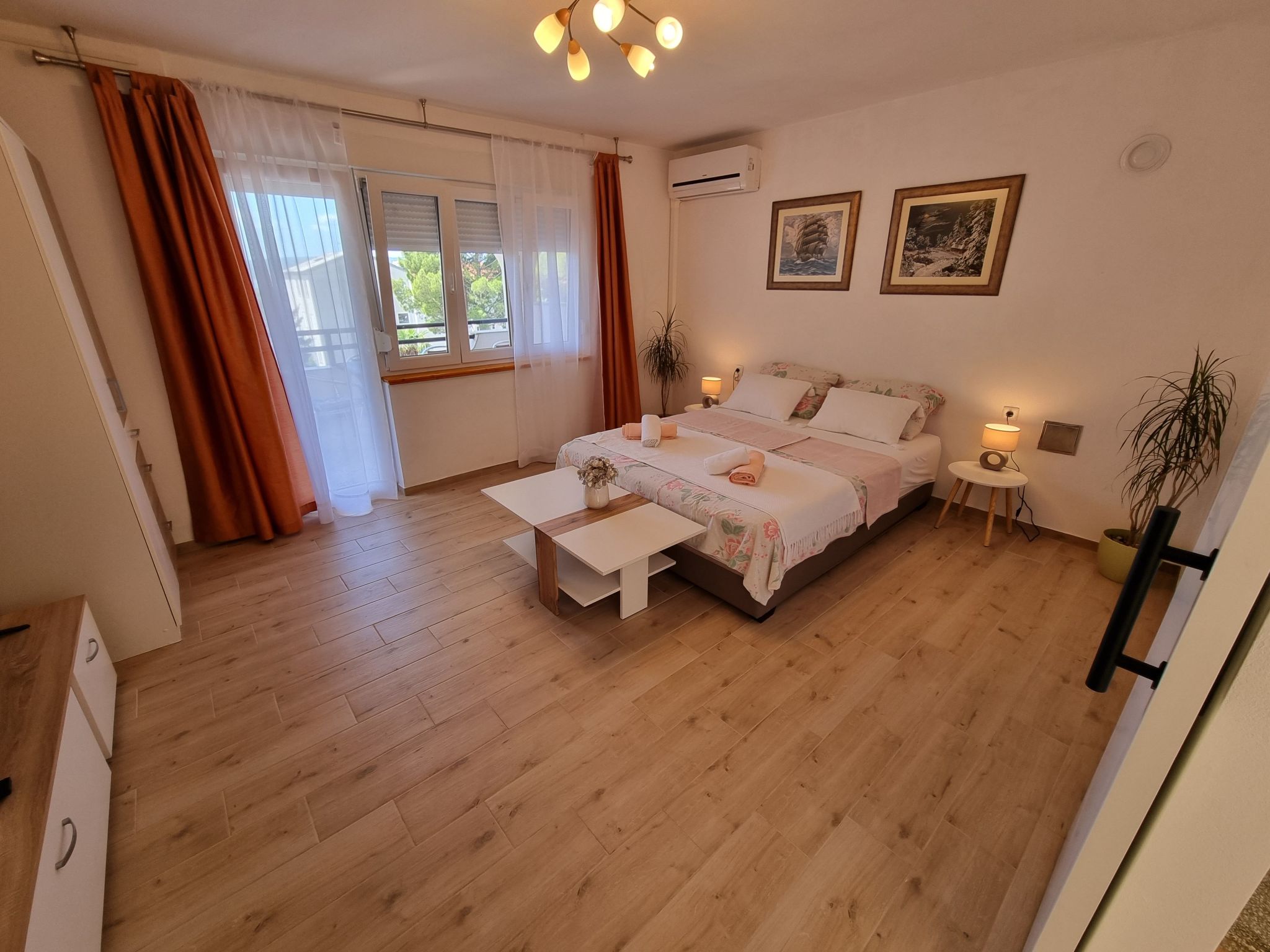 "Bruno" mit Blick auf das Wasser-Image-tags.info