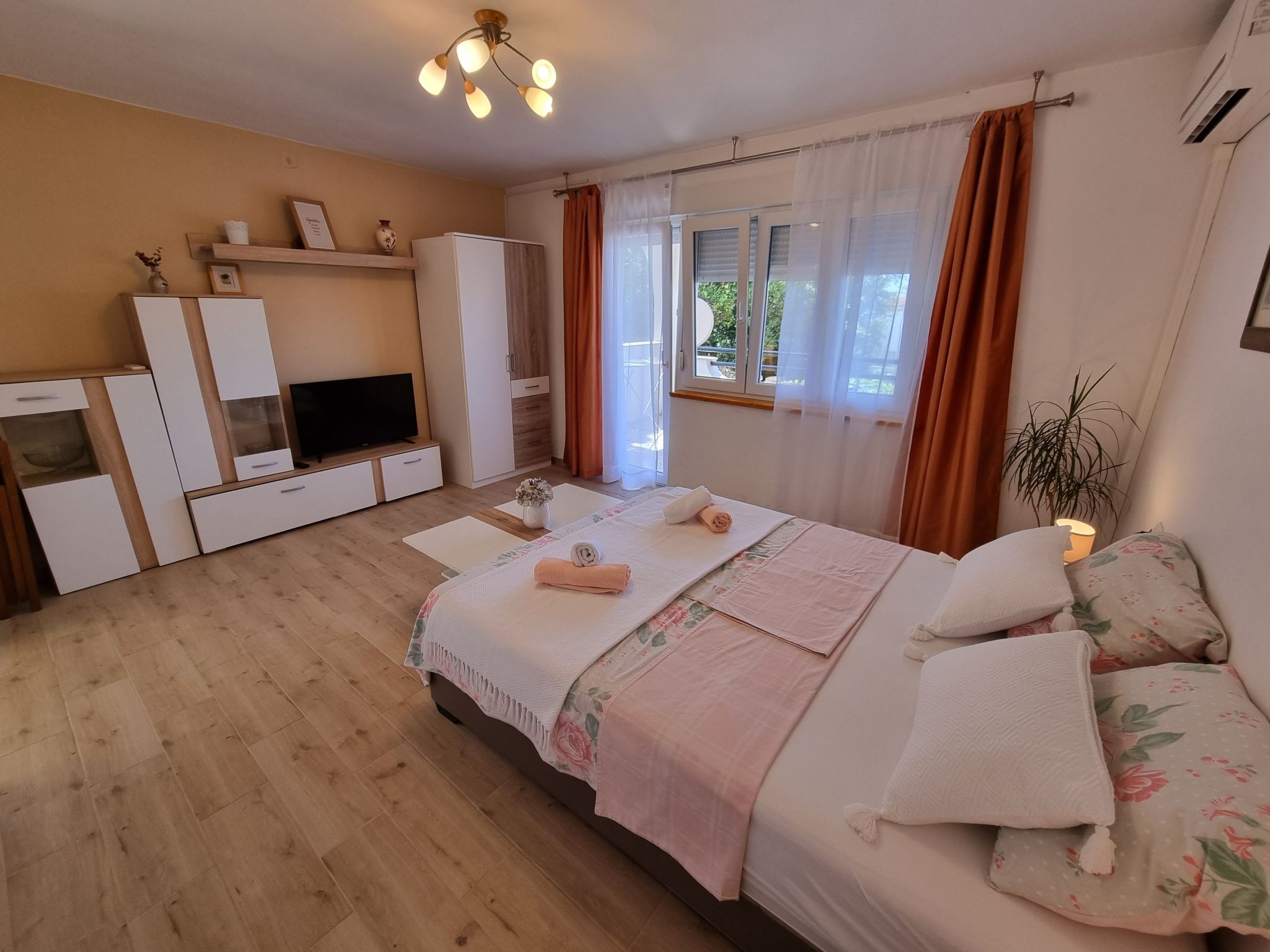 "Bruno" mit Blick auf das Wasser-Image-tags.info