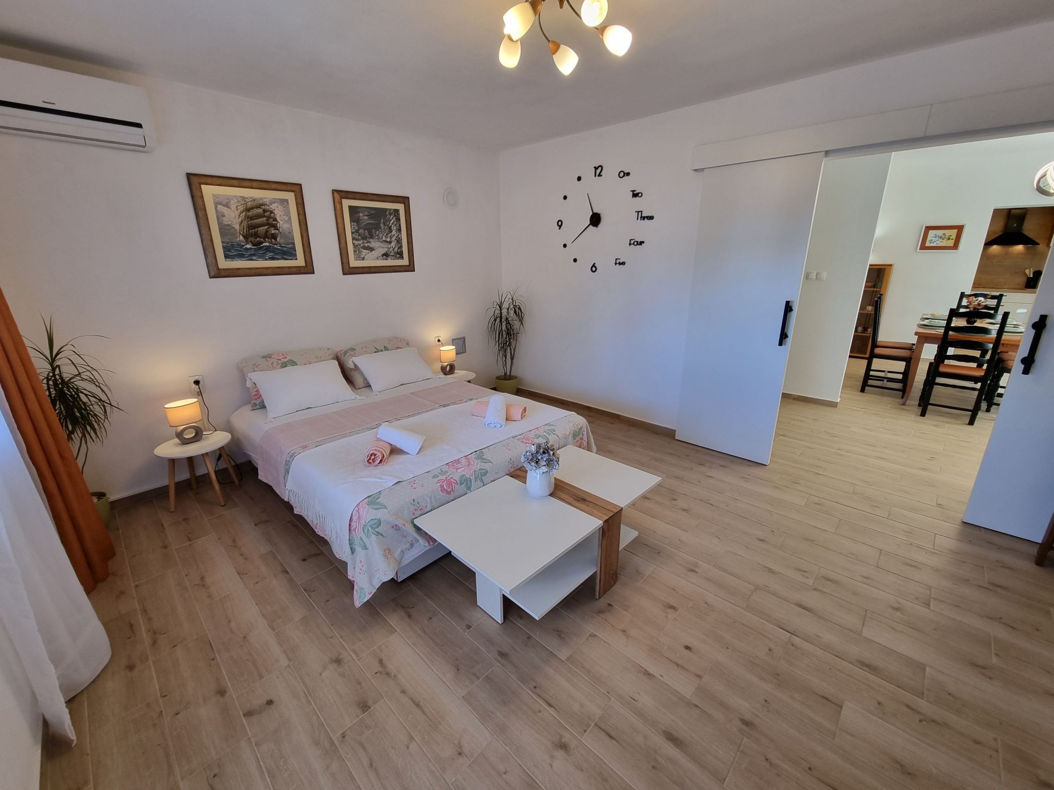 "Bruno" mit Blick auf das Wasser-Image-tags.info