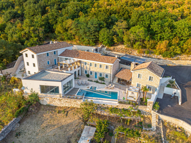 Villa met open haard en whirlpool in Crikvenica voor 20 personen in Crikvenica