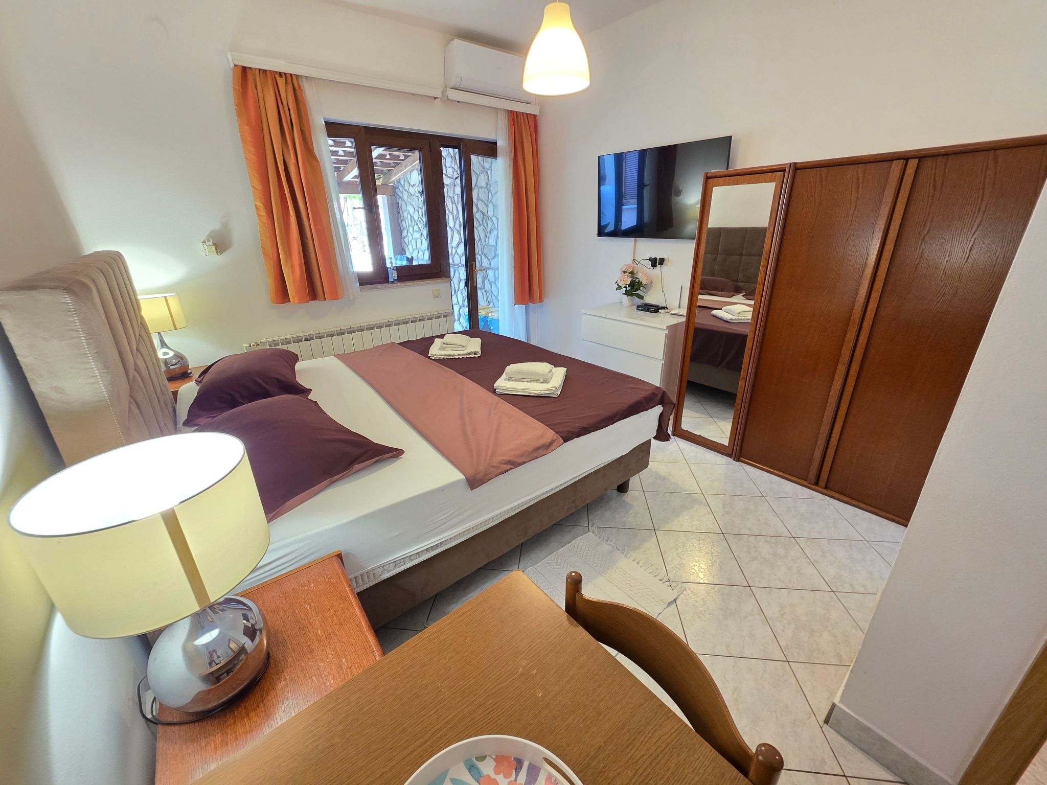 Studio-Apartment mit Terrasse-Binnen