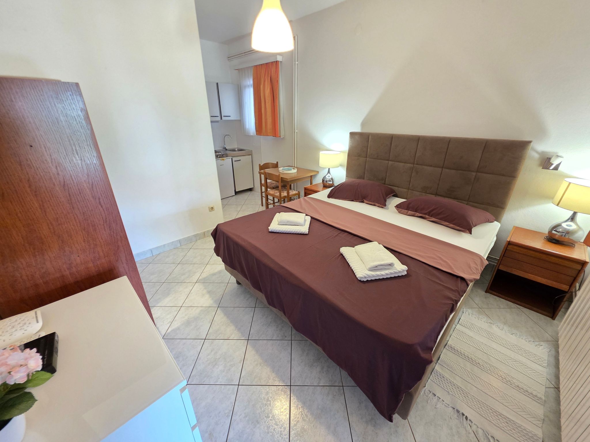 Studio-Apartment mit Terrasse-Binnen