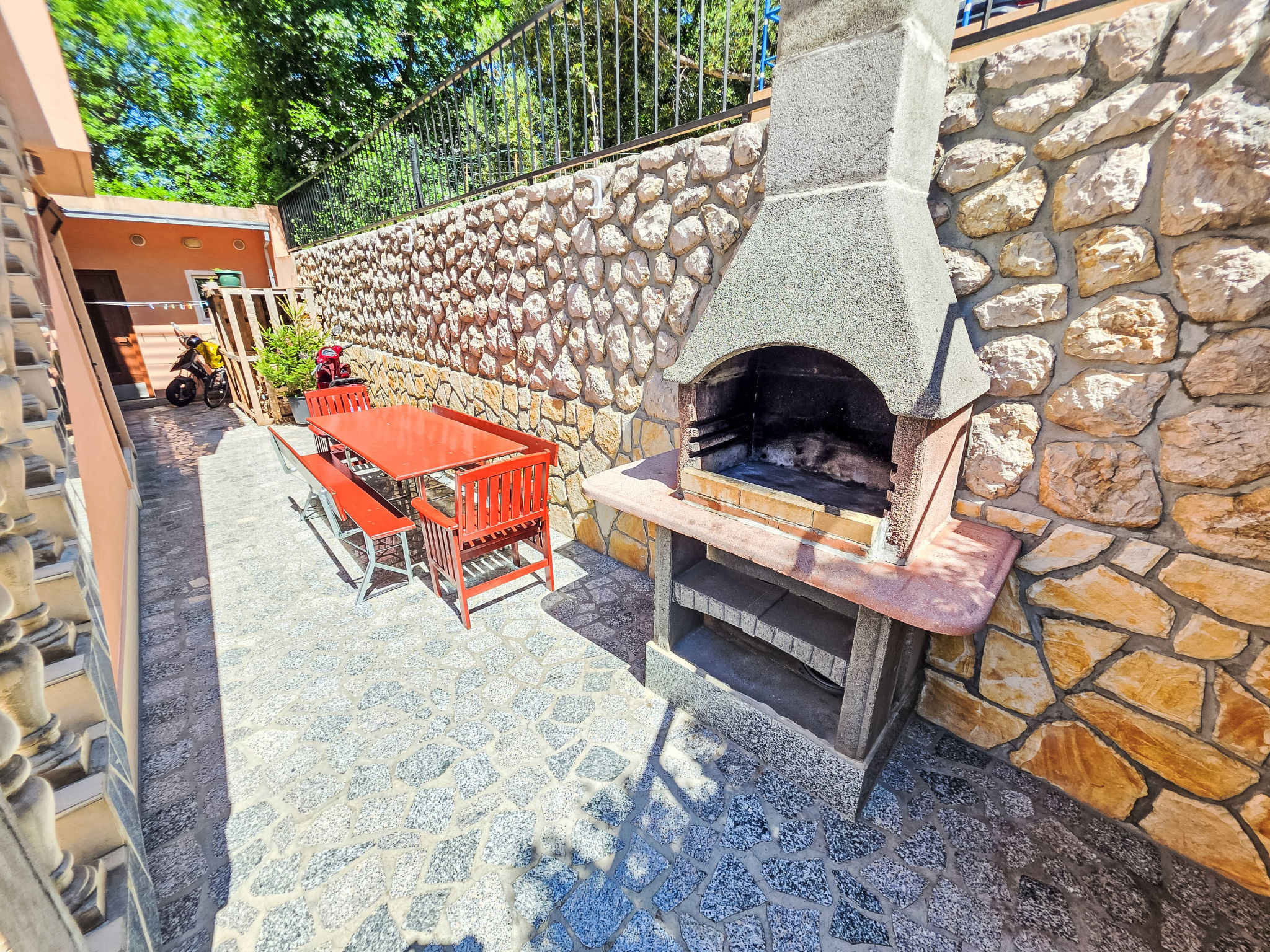 Wohnung in Crikvenica mit Terrasse und Grill - Draußen