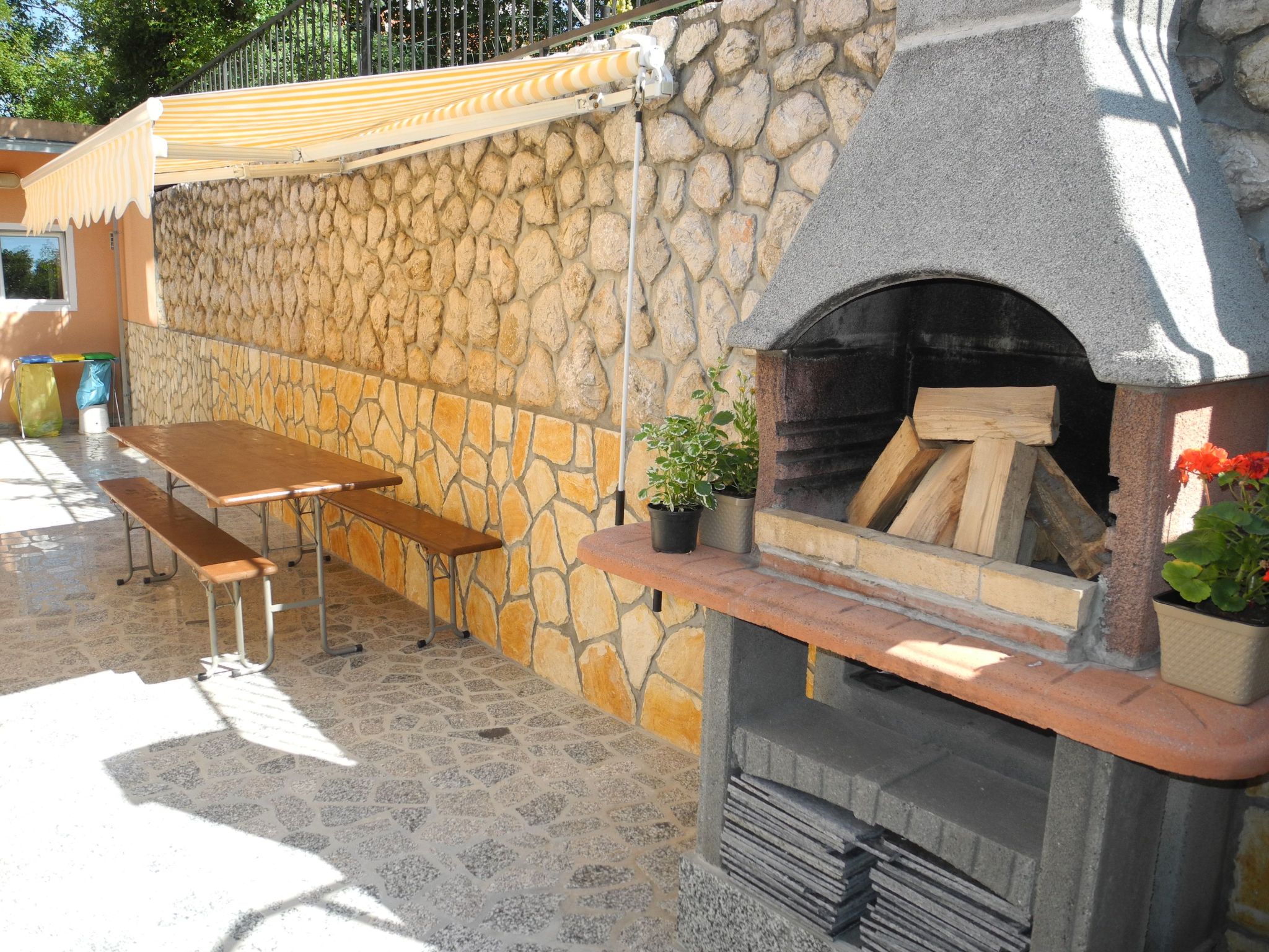 Wohnung in Crikvenica mit Terrasse und Grill-Dedans