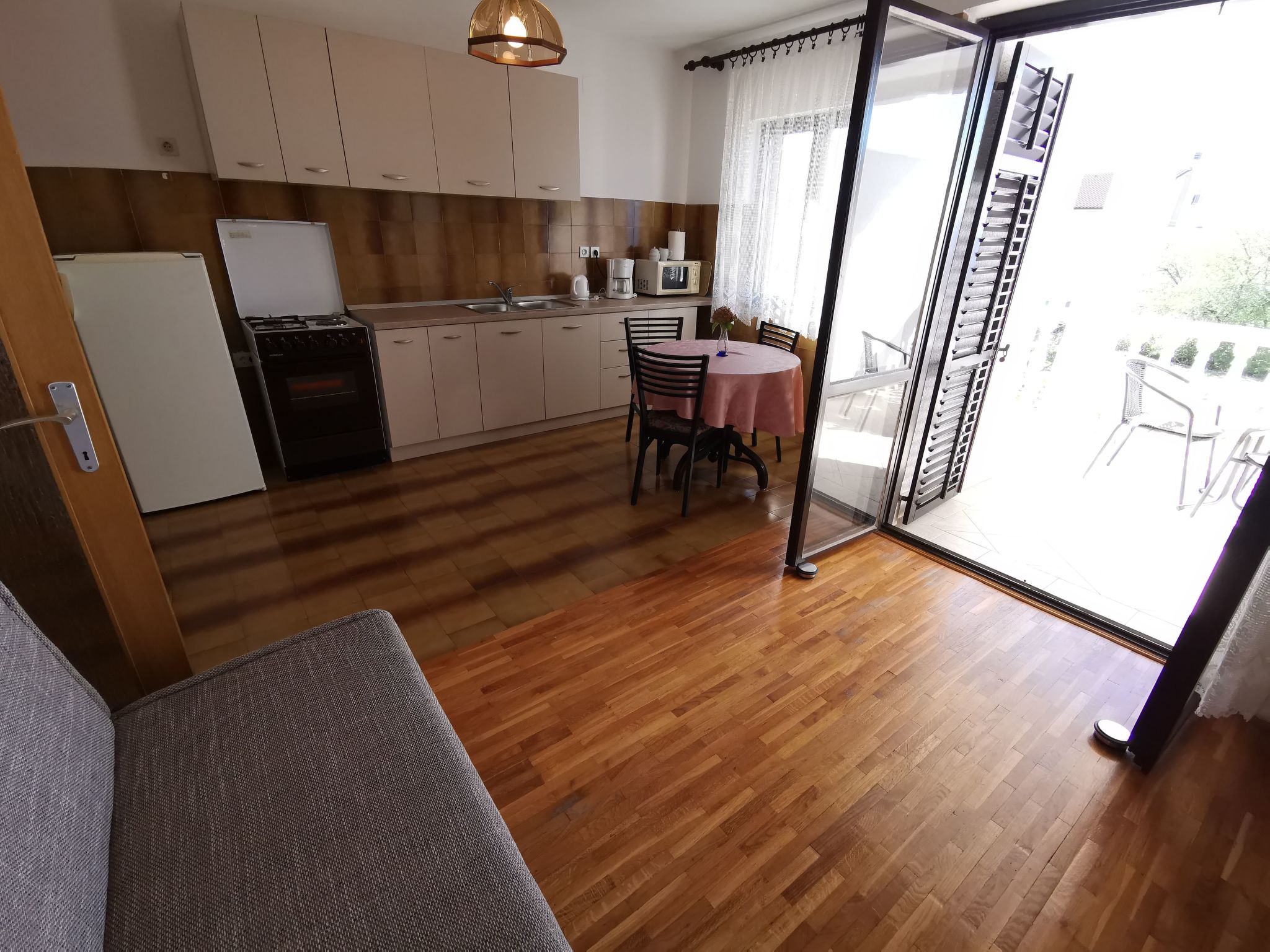 Appartement für 2-3 Personen mit Balkon-Dedans