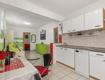 Knus appartement met zwembad, vlakbij zee en strand in Crikvenica - thumbnail 6